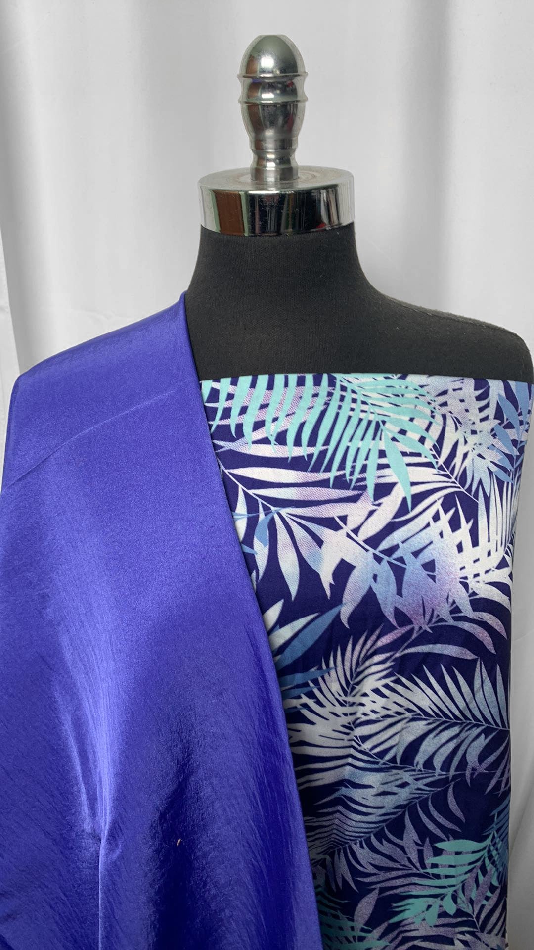 BLUE/LEAVES BUNDLE : 3.5YD Leaves Poly Woven & 2YD Blue Water-Resistant Woven : A2508