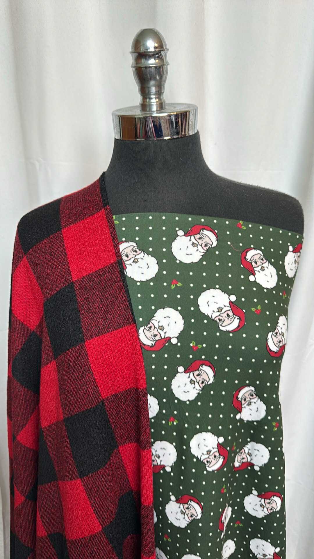 PLAID/SANTA BUNDLE : 2YD Santa DBP & 1.5YD Buffalo Plaid Sweater : A28537