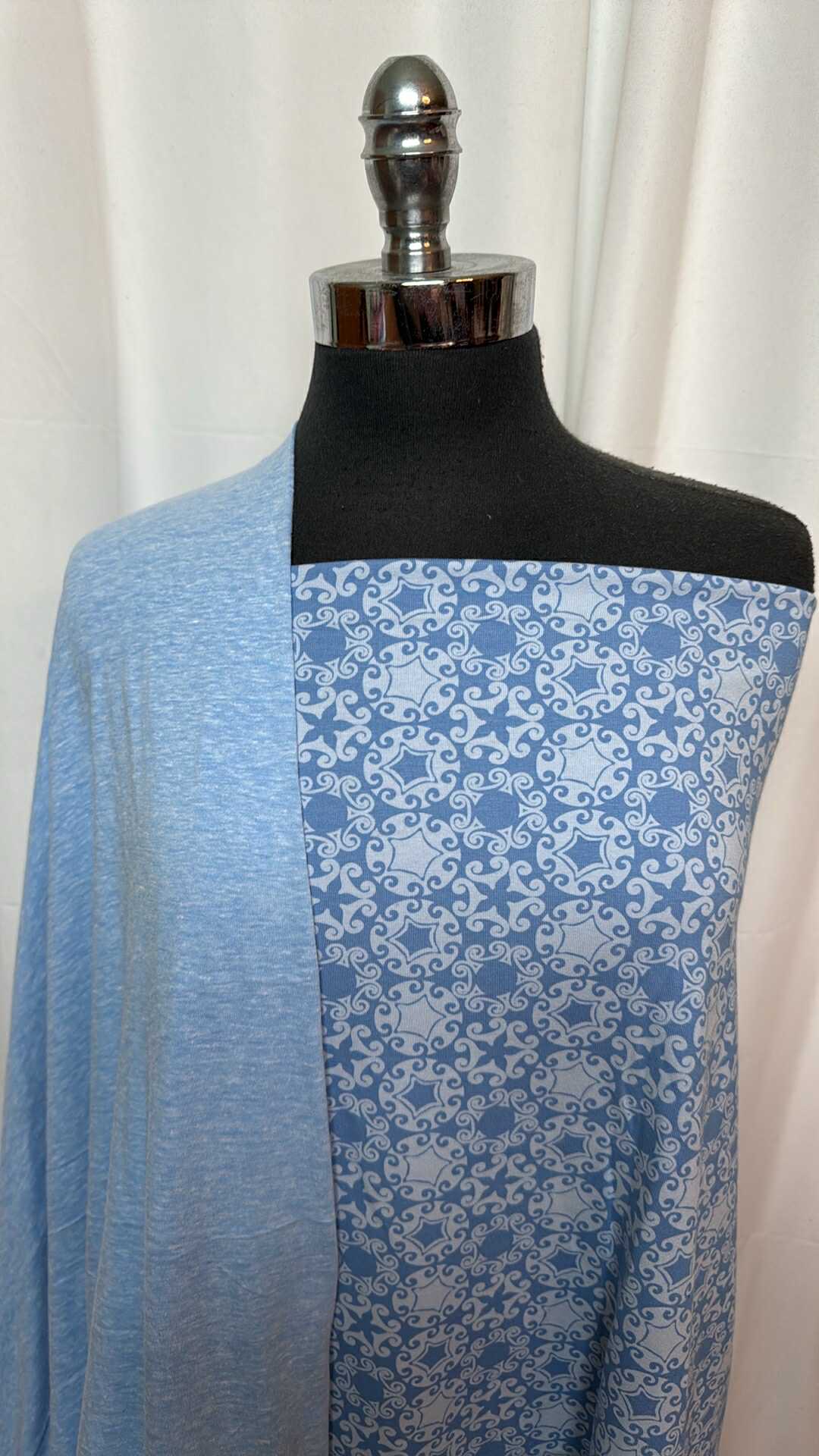 BLUE/CIRCLES BUNDLE : 2YD Circles C/S & 1.5YD Blue C/P Jersey (72" Wide) : A27466