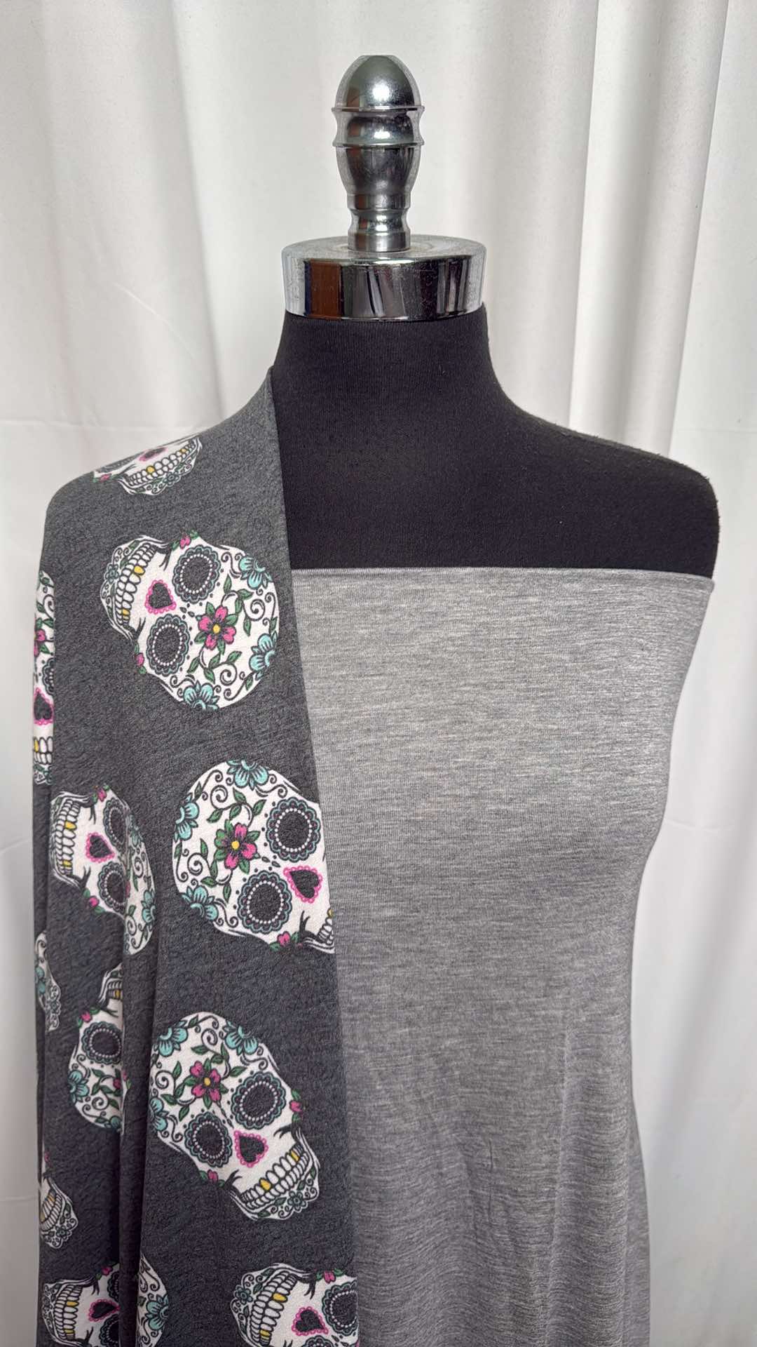 GREY/SUGAR SKULL BUNDLE : 2YD Heather Grey R/S & 2YD Sugar Skull PRS FT : A26310