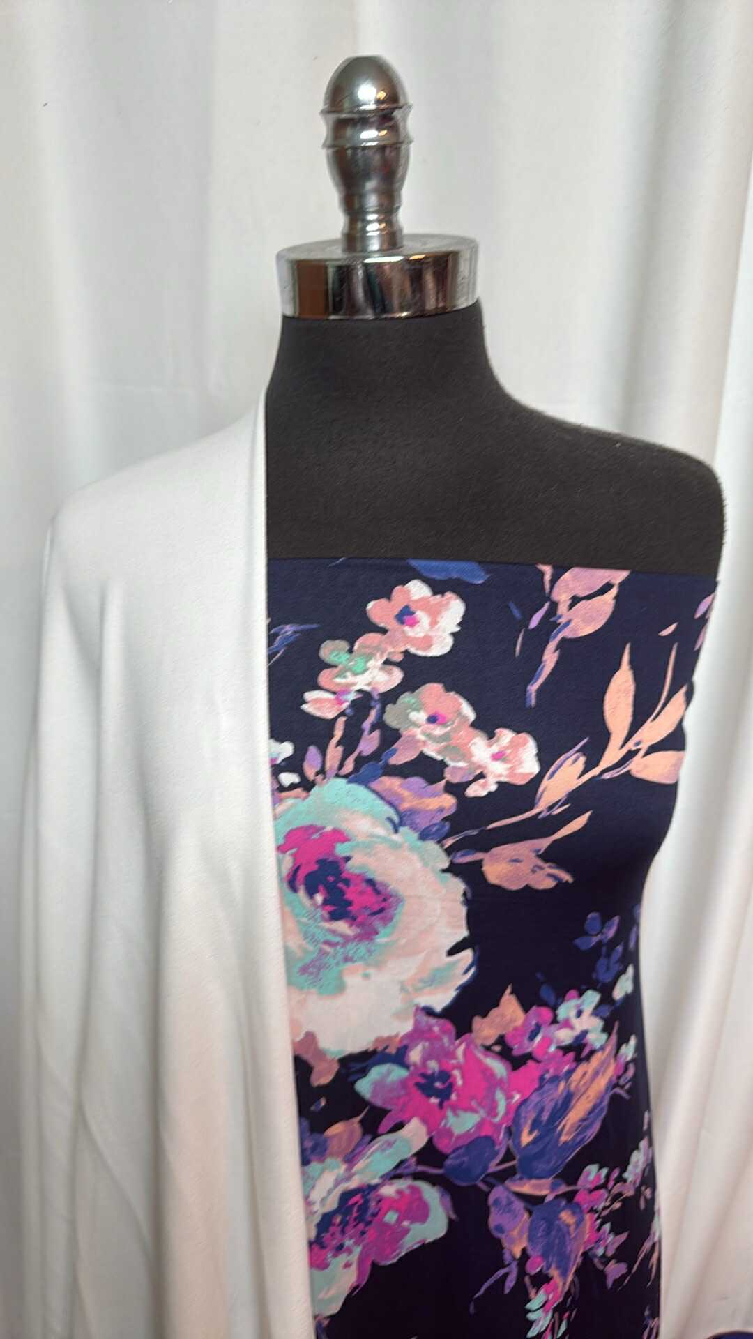 IVORY/NAVY FLORAL BUNDLE : 2YD Navy Floral ITY & 2YD Ivory Crepe Scuba : A27958