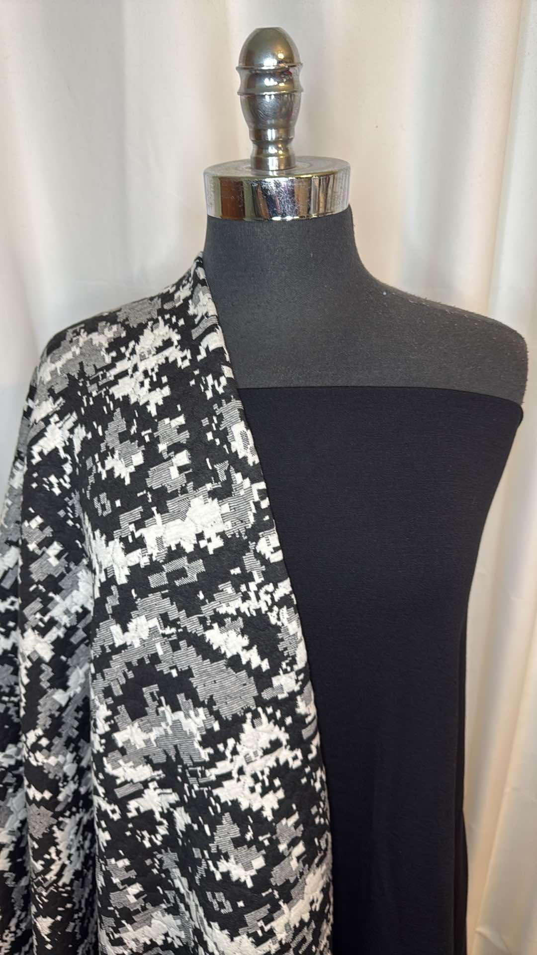 BLACK/DIGI BUNDLE : 2YD Black Modal FT & 2YD Digi Quilted : A26712
