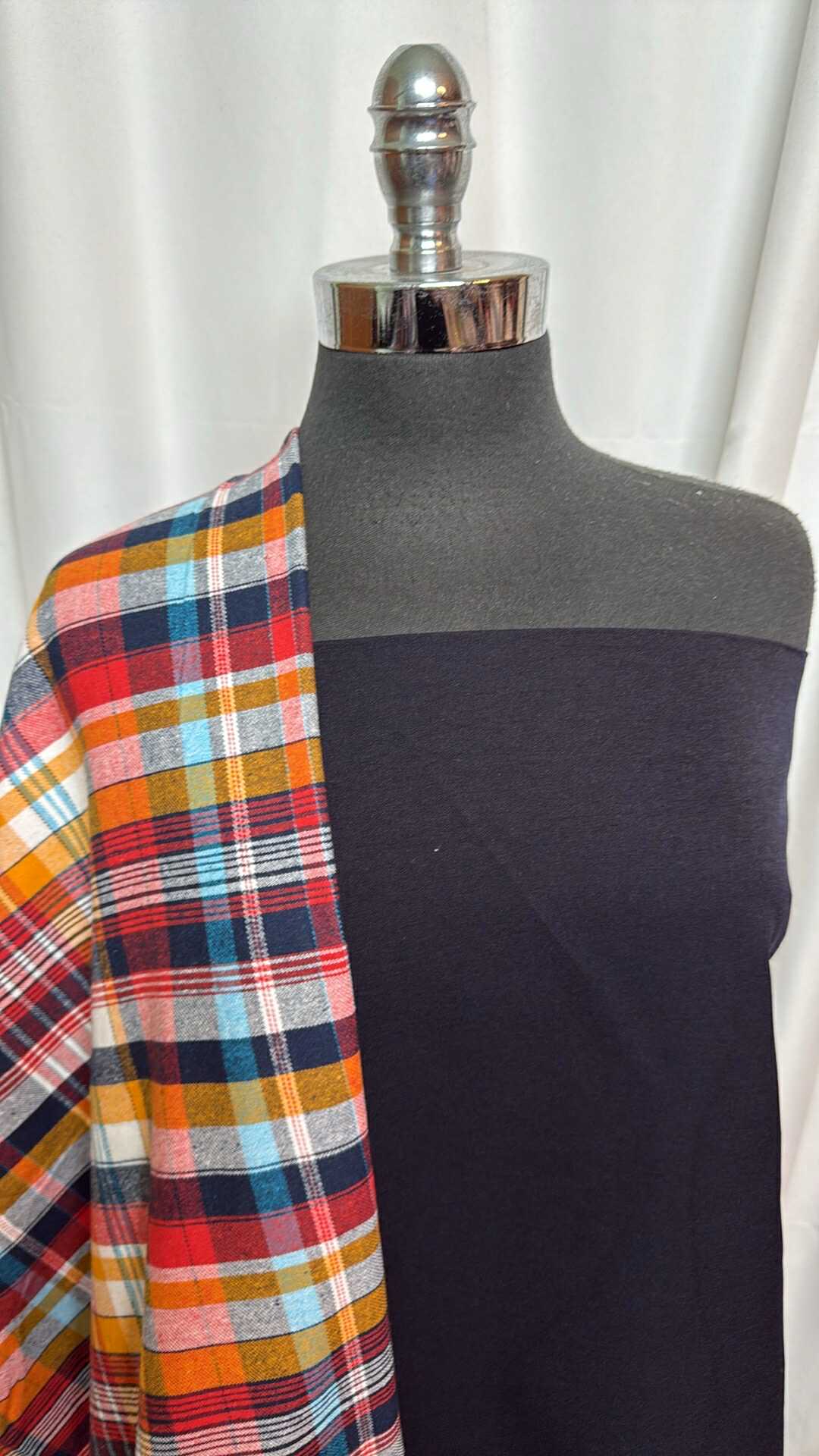 NAVY/PLAID BUNDLE : 2YD Navy Millennium & 2YD Plaid Yarn-Dyed Cotton Flannel : A27868