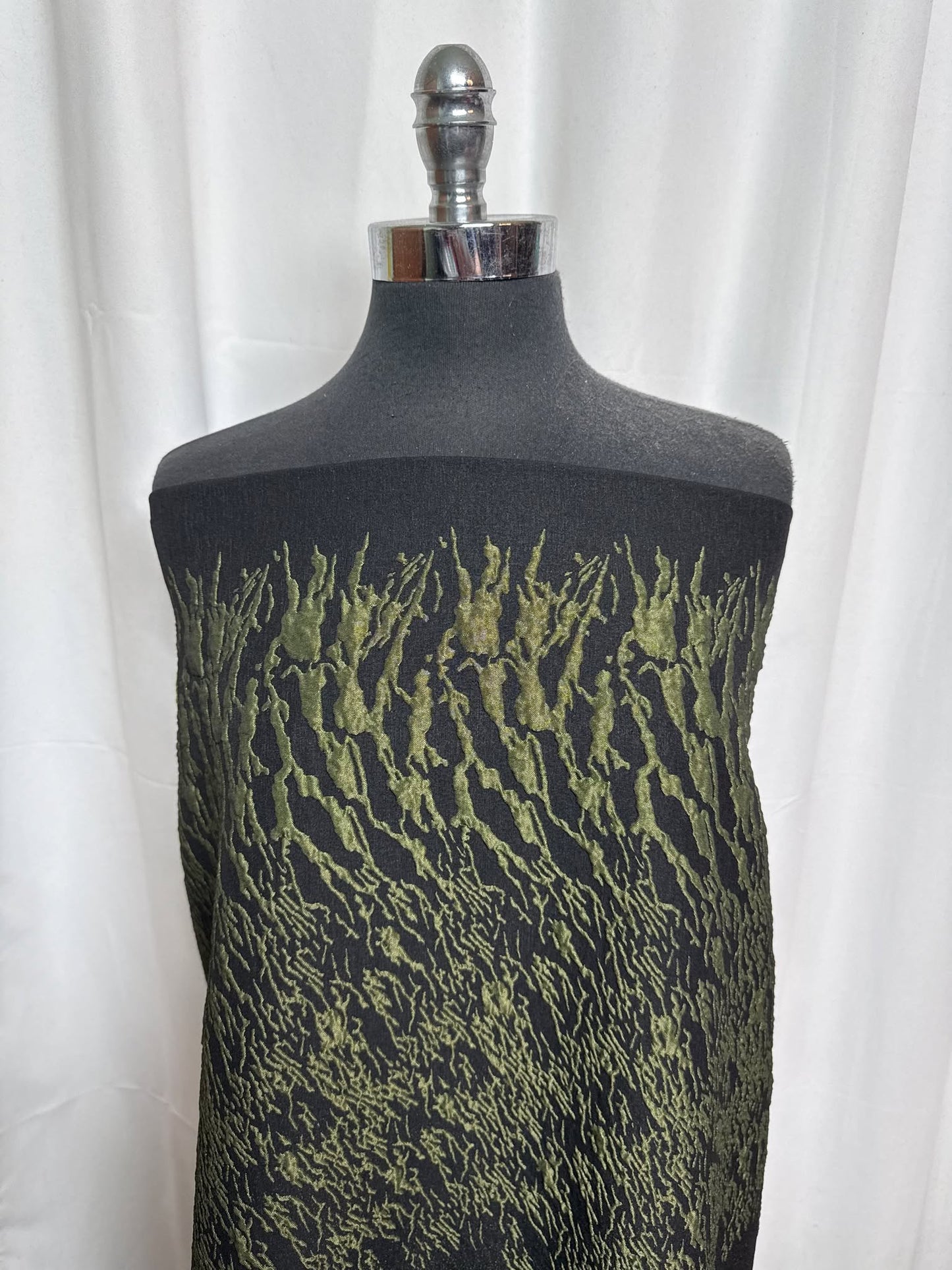 Reversible - Jacquard Woven - 2 Yard Cut