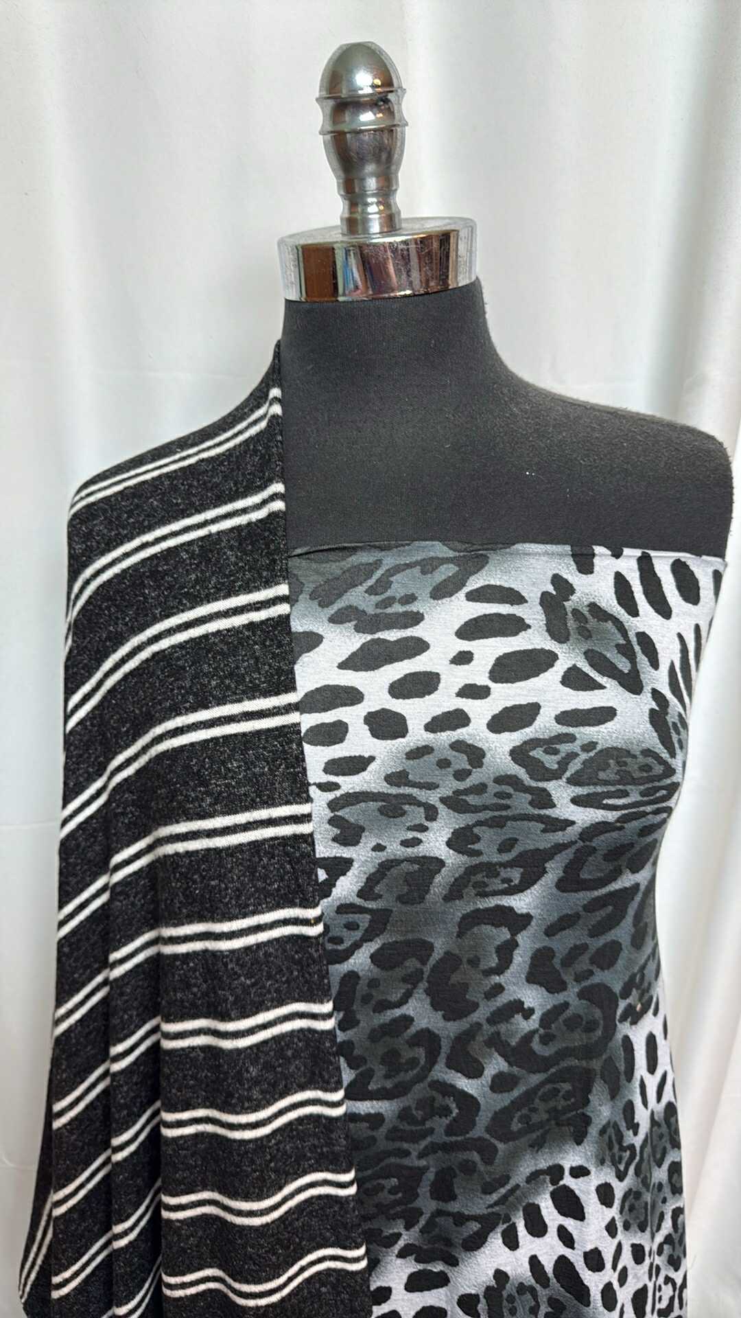 BLACK & WHITE LEOPARD/STRIPE BUNDLE : 2YD Leopard R/S & 3YD Stripe Brushed Hacci SK : A27647