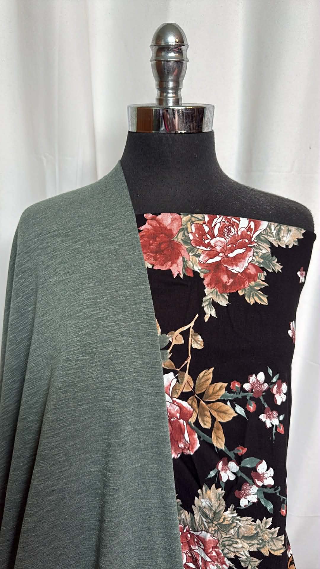 BLACK FLORAL/SLUB BUNDLE : 3YD Black Floral Millennium (Read Descr.) & 2.5YD Slub PRS FT : A29515