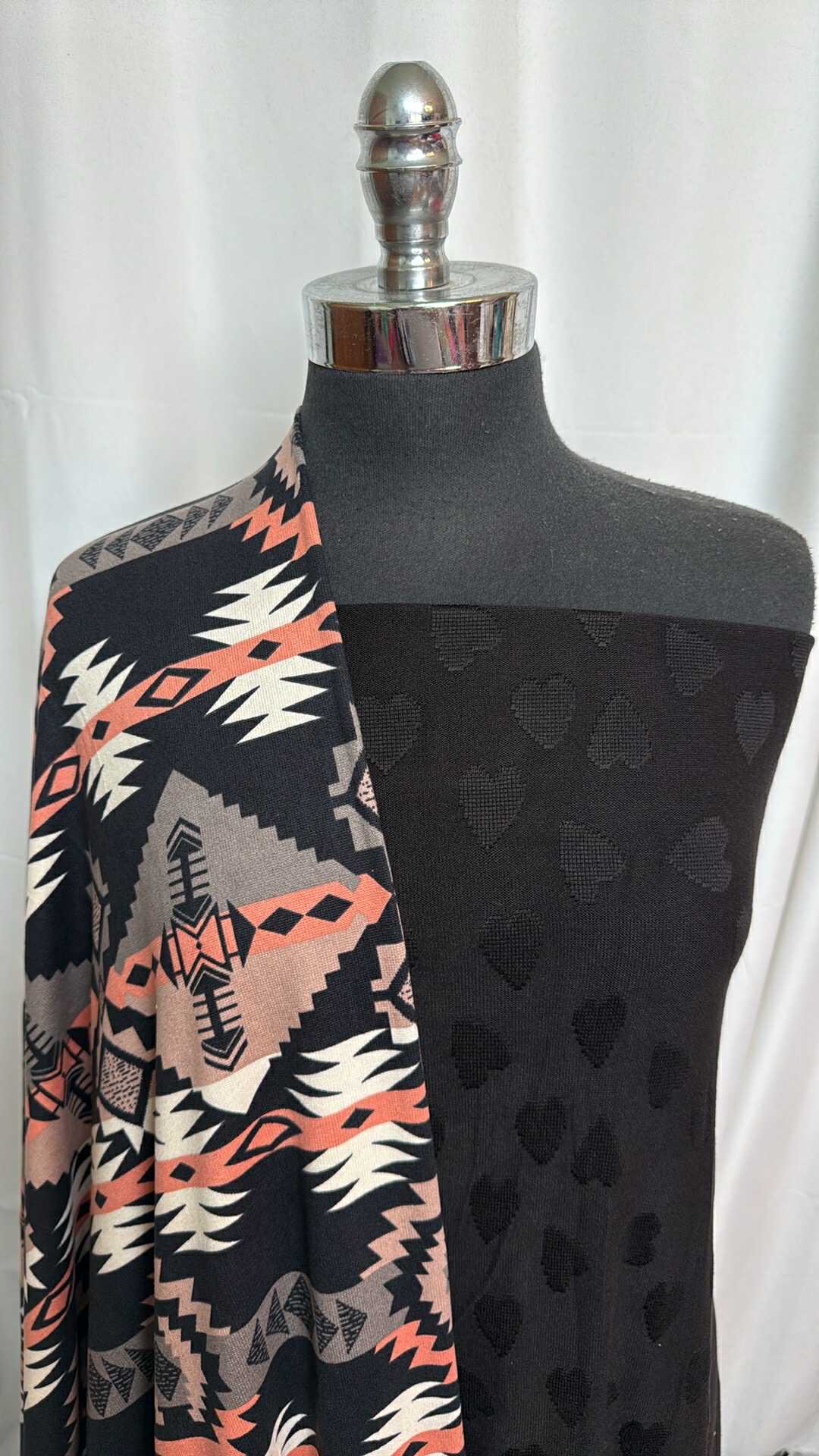 SOUTHWEST/BLACK HEART BUNDLE : 2YD Black Heart Oakley SK & 2YD Southwest Oakley SK : A28640