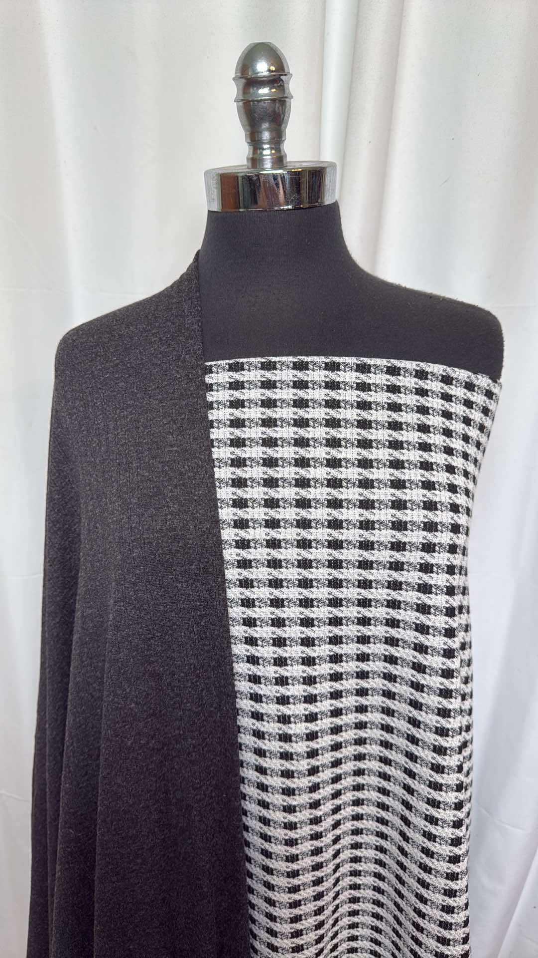 CHARCOAL/GRID BUNDLE : 3YD Grid Jacquard DK & 3YD Charcoal Pointelle : A26095