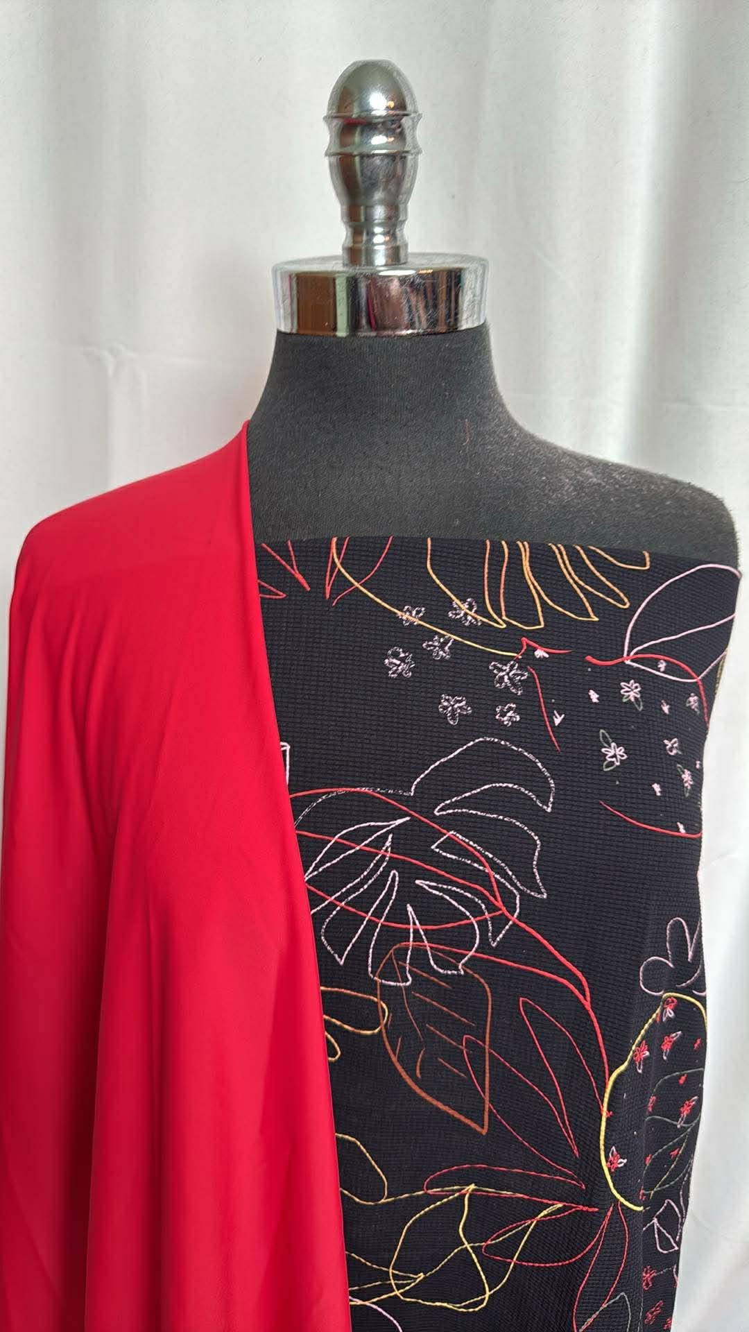 RED/TEXTURED LEAVES BUNDLE : 30" Cut of Textured Leaves N/S Swim & 1YD Red N/S : A29941