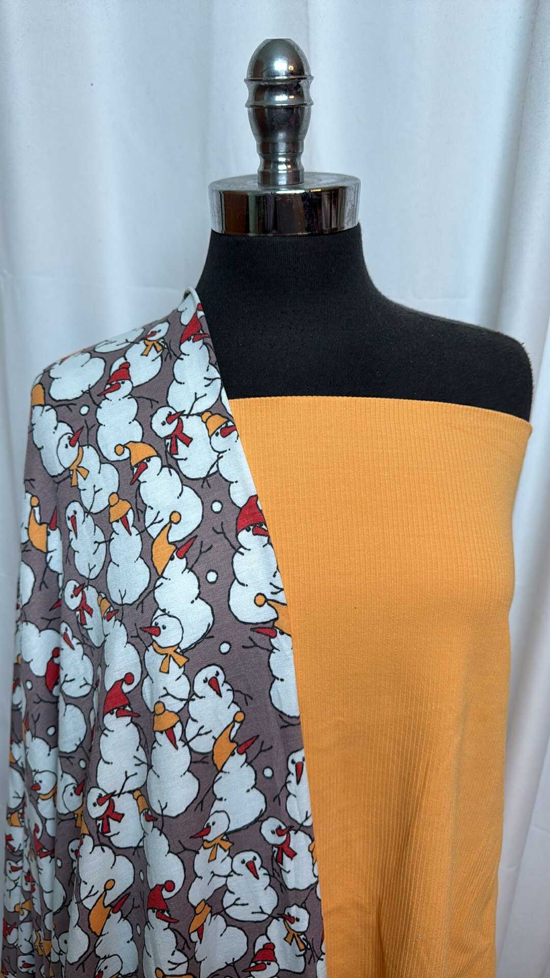 GOLDEN/SNOWMEN BUNDLE : 2YD Snowmen PRS FT & 2YD Golden C/S Rib : A28157