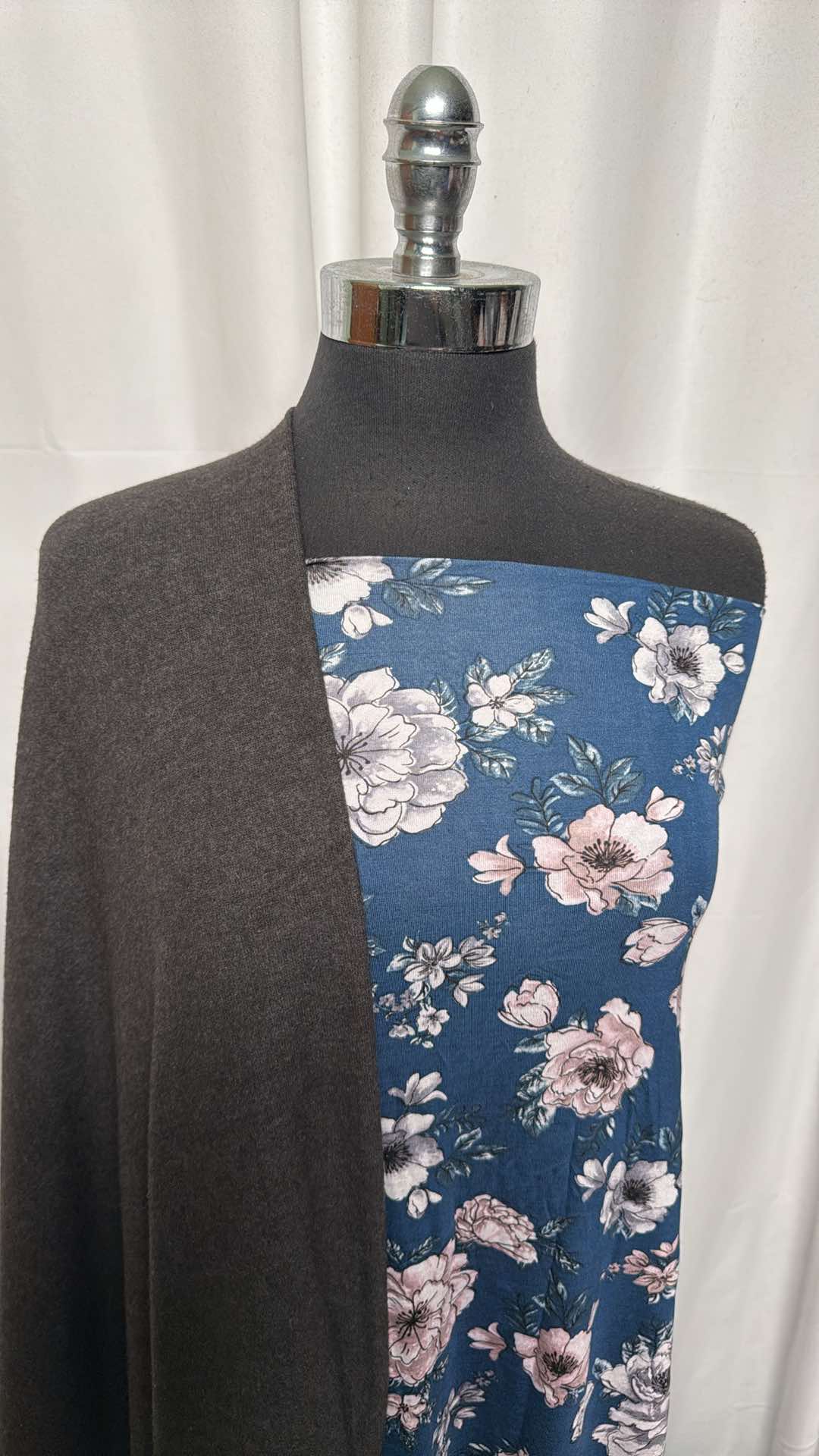 CHARCOAL/BLUE FLORAL BUNDLE : 2YD Blue Floral R/S & 2YD Charcoal Brushed Hacci SK : A26677