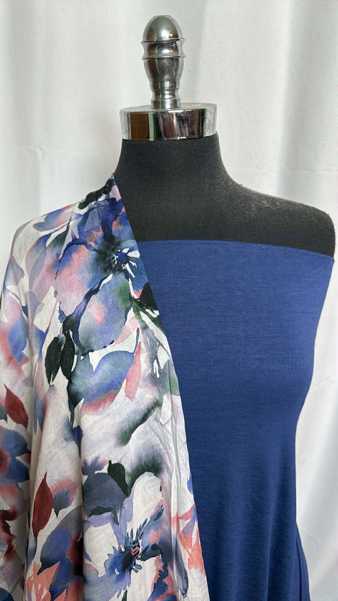 BLUE/FLORAL BUNDLE : 1YD Blue Bamboo C/S & 1+YD Floral Cotton Voile : A29911