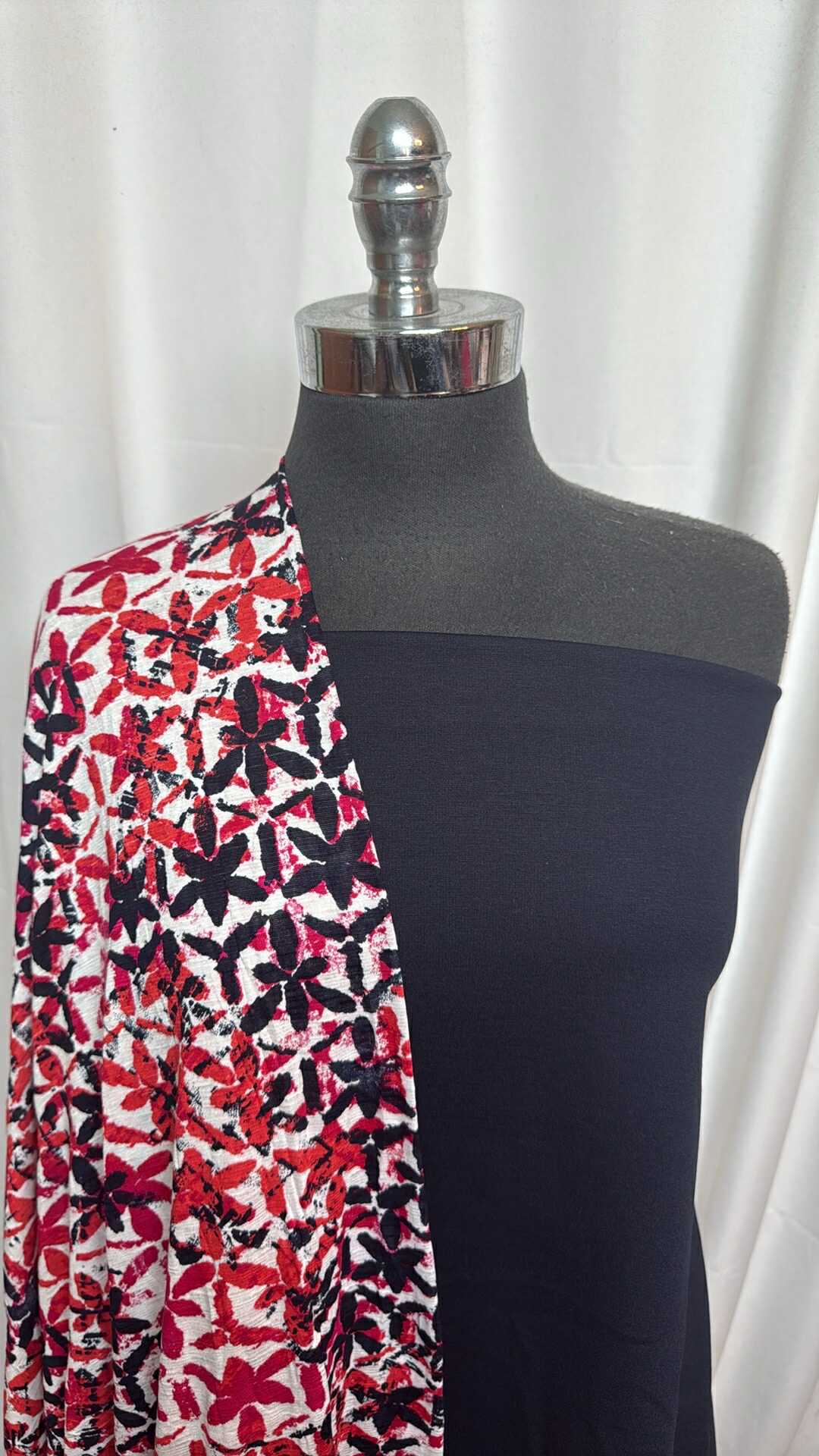 NAVY/SLUB FLORAL BUNDLE : 2YD Navy Nylon Ponte & 2YD Floral Rayon Slub Jersey : A27905