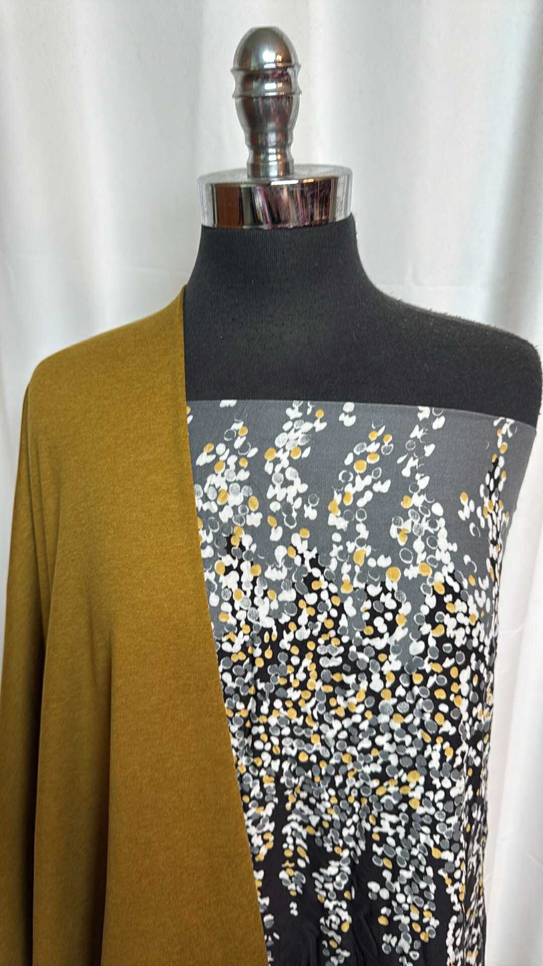 CHARTREUSE/DOUBLE BORDER BUNDLE : 2YD Chartreuse Peached PF & 2YD Double Border Rayon Challis : A28700