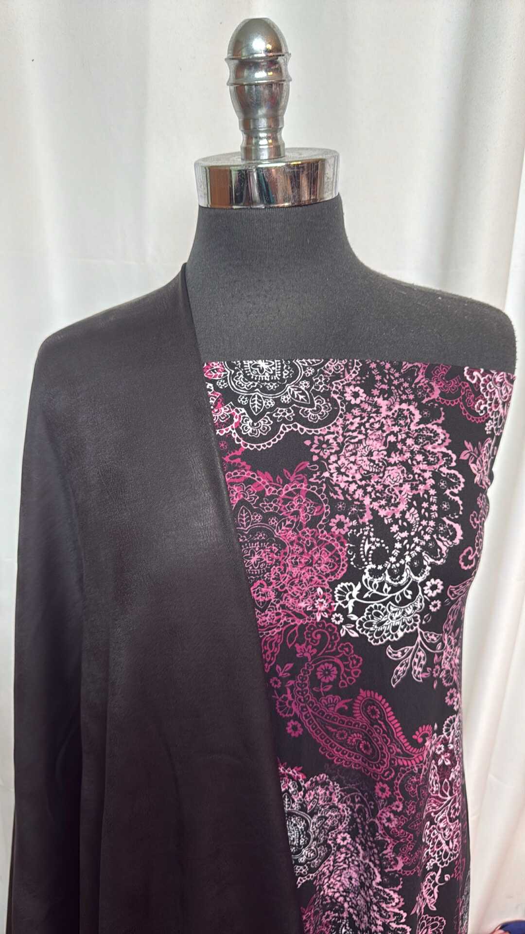 FAUX LEATHER/PAISLEY BUNDLE : 2YD Crackle P/S Faux Leather & 2YD Paisley DBP : A27959
