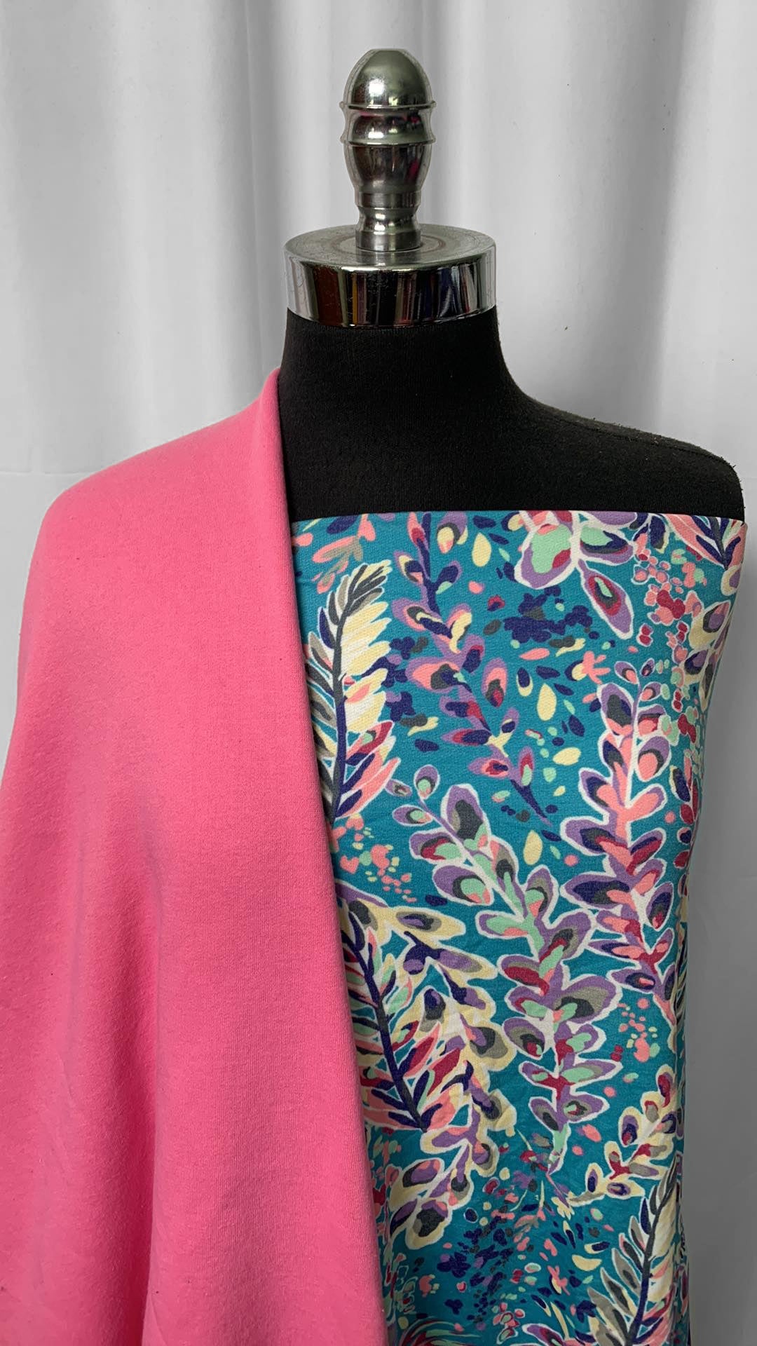 PINK/BLUE LEAVES BUNDLE : 2.5YD Pink C/P Sweatshirt Fleece & 2YD Leaves PRS FT : A2273