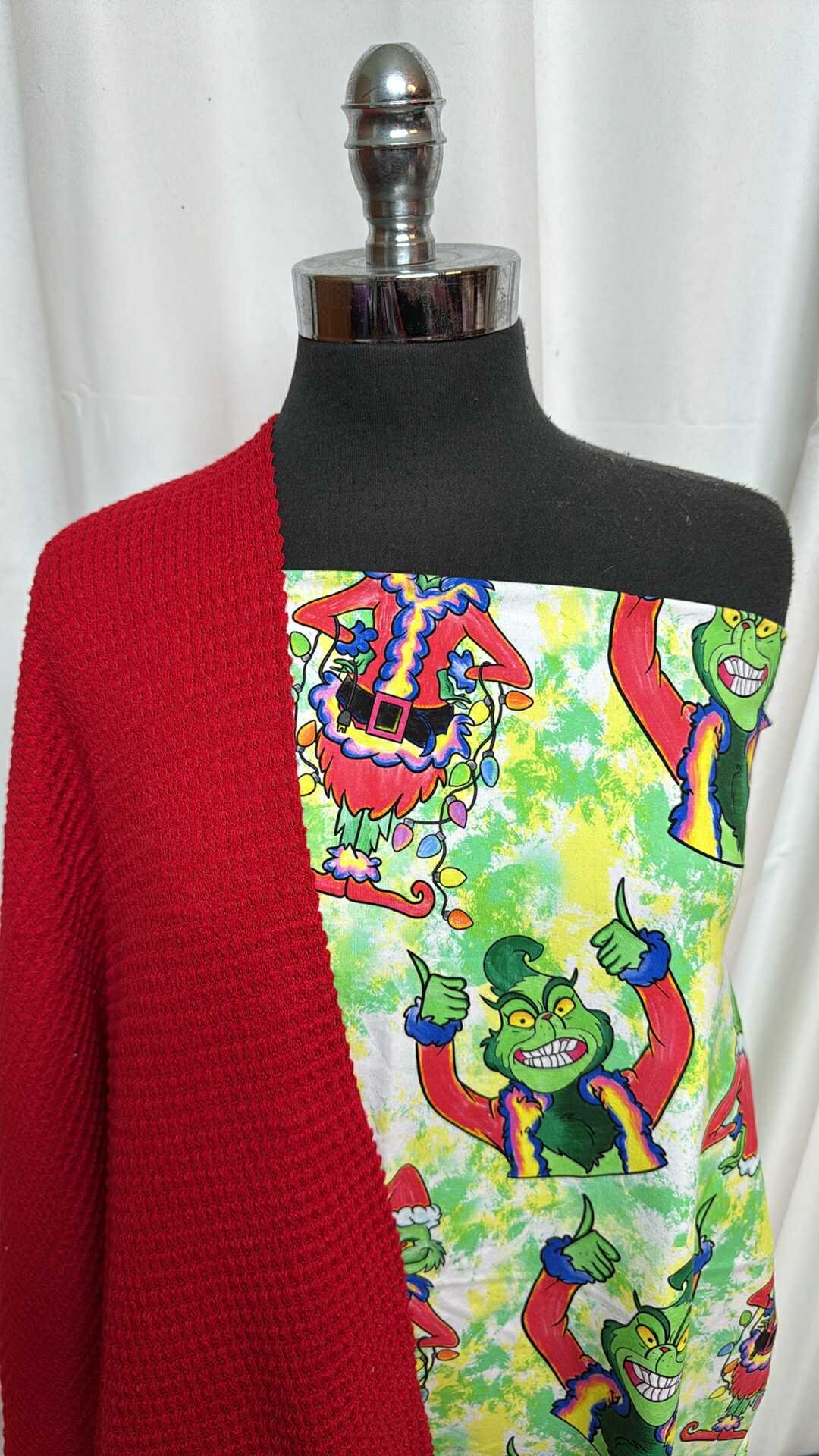 RED WAFFLE/GRINCH BUNDLE : 1YD Grinch C/S & 1YD Red Pucker Waffle : A28338