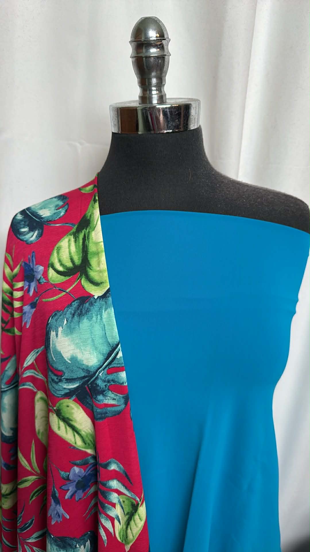 TURQUOISE/FUCHSIA LEAVES BUNDLE : 1YD Turquoise N/S Swim & 2YD Fuchsia Leaves Bulgari : A29857