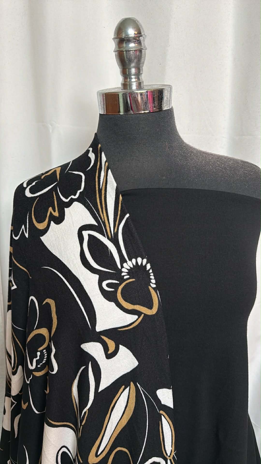 BLACK/GOLD FLORAL BUNDLE : 2YD Black C/S 1x1 Rib & 2YD Black/White/Gold Floral Oakley SK : A29863