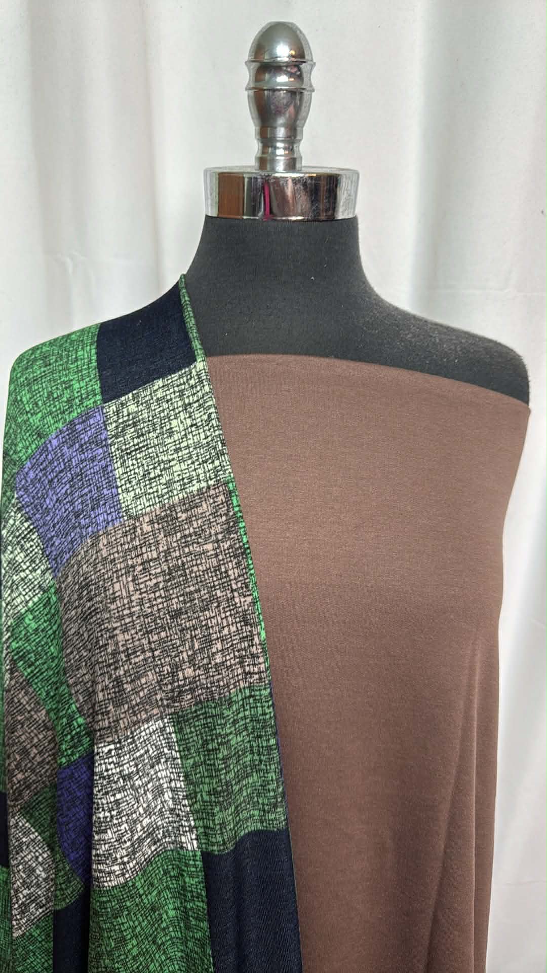 BROWN/SQUARES BUNDLE : 2YD Brown PRS FT & 2YD Squares Ana SK : A29502