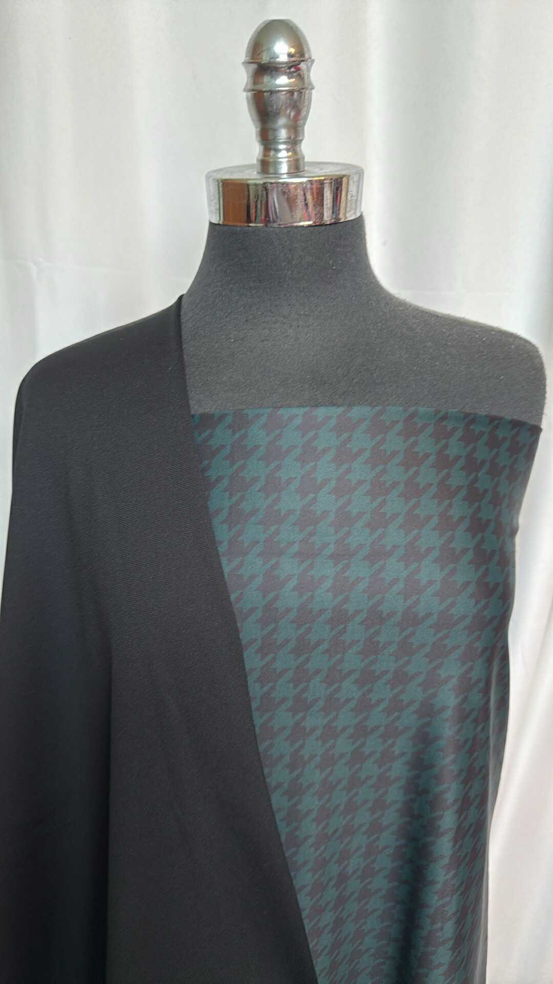 BLACK/HUNTER HOUNDSTOOTH BUNDLE : 1.5YD Hunter Houndstooth Yoga PF & 2YD Black Poly Fleece : A28646