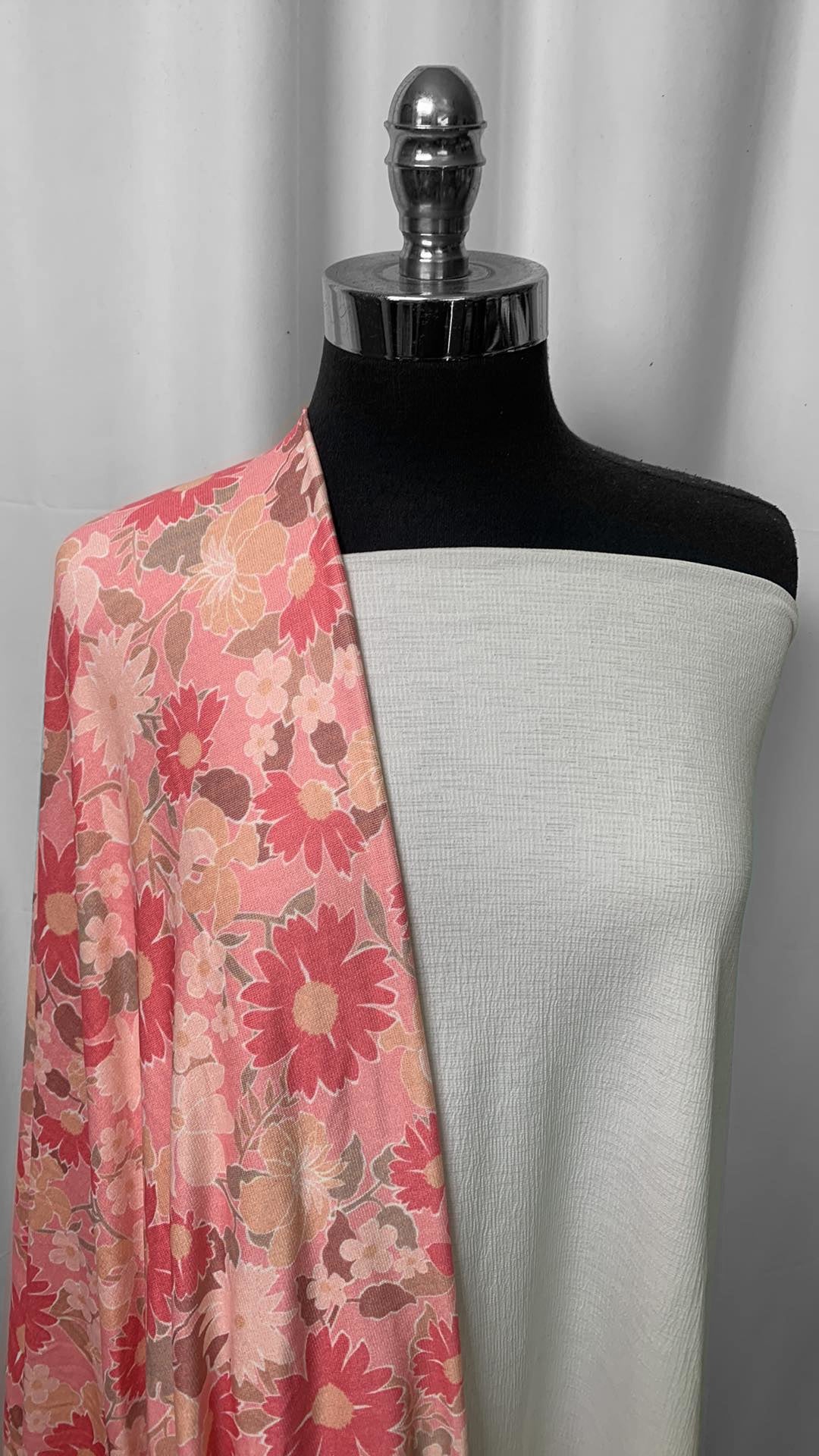 REVERSE OAKLEY BUNDLE : 1.5YD Ivory Knit Gauze & 2YD Floral Oakley SK (Printed on Reverse) : A2279