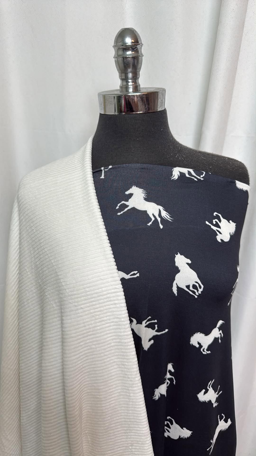 CORDUROY/HORSES BUNDLE : 1YD Navy Horses DBP & 1YD Ivory Knit Corduroy : A30662
