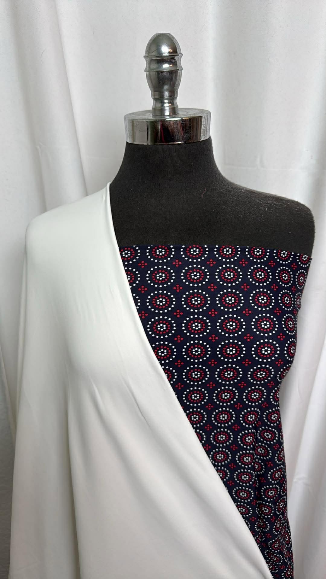 WHITE/CIRCLES BUNDLE : 2YD Circles N/S Swim & 2YD White PF FT : A30350