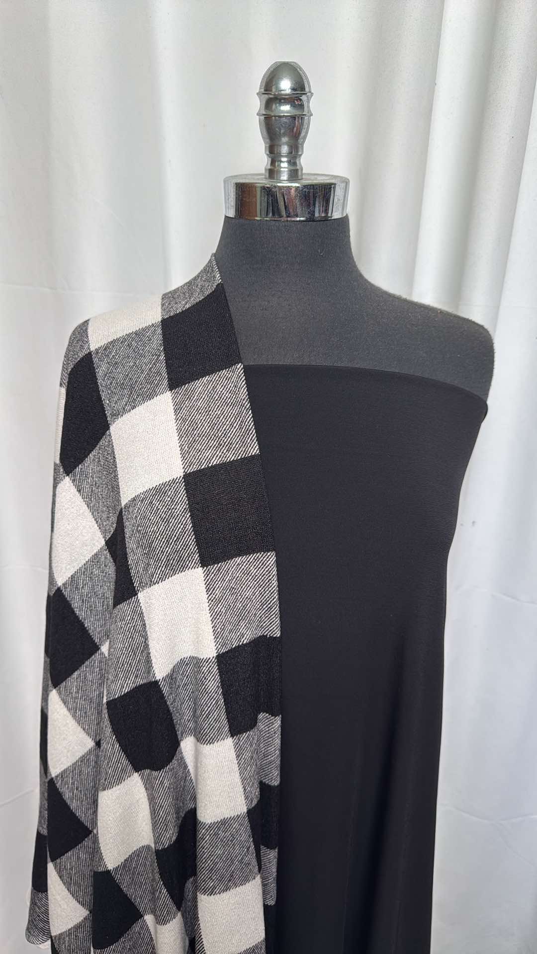 BLACK/WHITE PLAID BUNDLE : 2YD Plaid Hacci SK & 2YD Black ITY : A26115