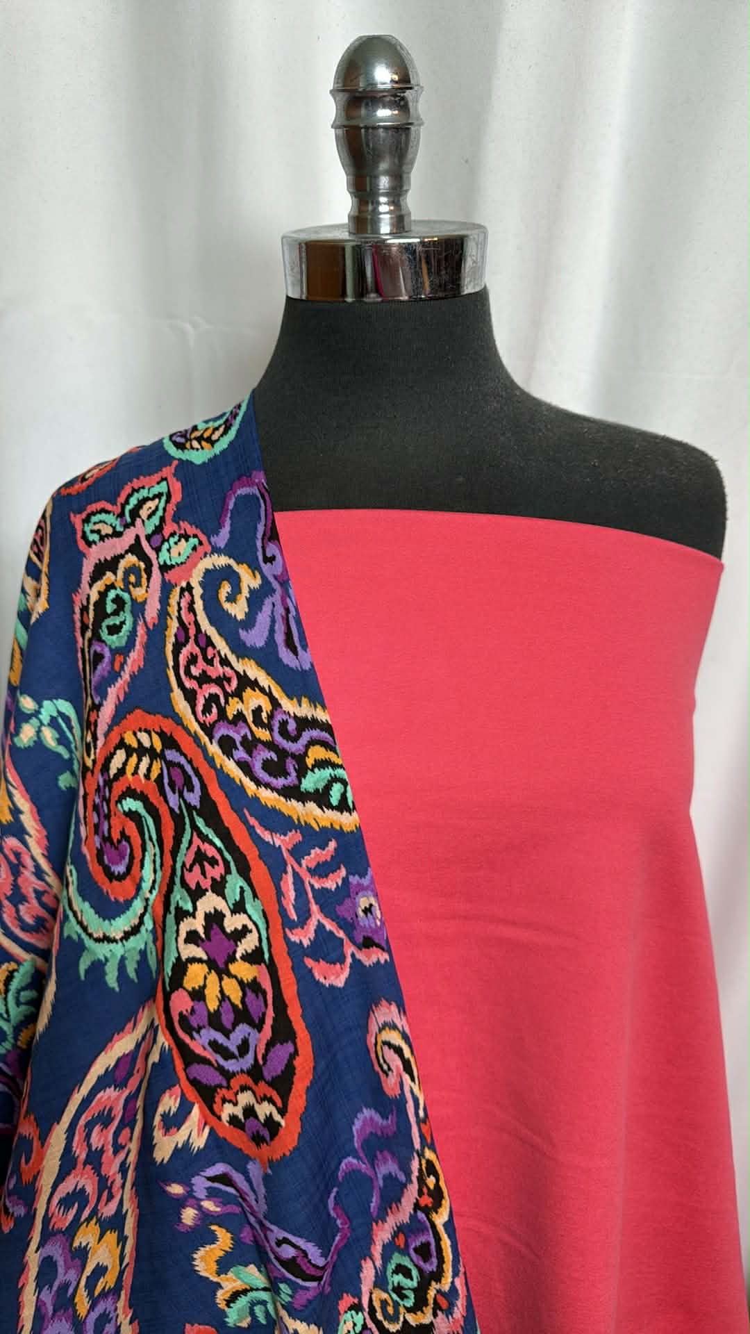 CORAL/PAISLEY WOVEN BUNDLE : 1.5YD Coral Peached PF & 2.5YD Paisley Poly/Rayon Woven : A29736