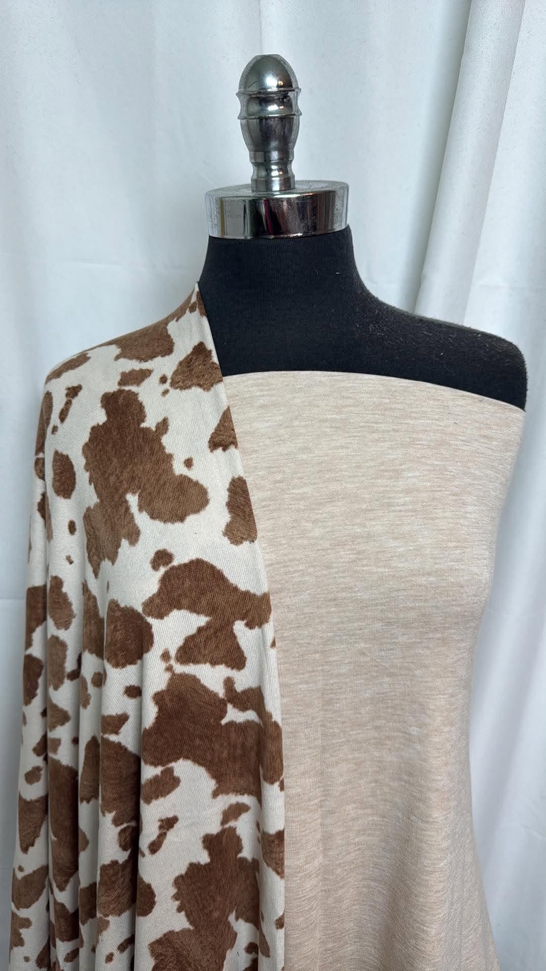 OATMEAL/COW BUNDLE : 2YD Oatmeal Baby FT & 2YD Cow Oakley SK : A30645
