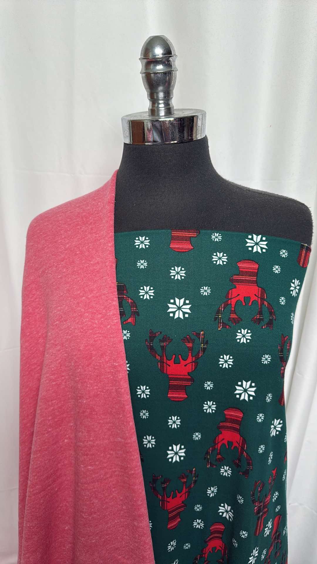 RED/PLAID DEER BUNDLE : 1.5YD Plaid Deer DBP & 2+YD Red Sweatshirt Fleece : A27405