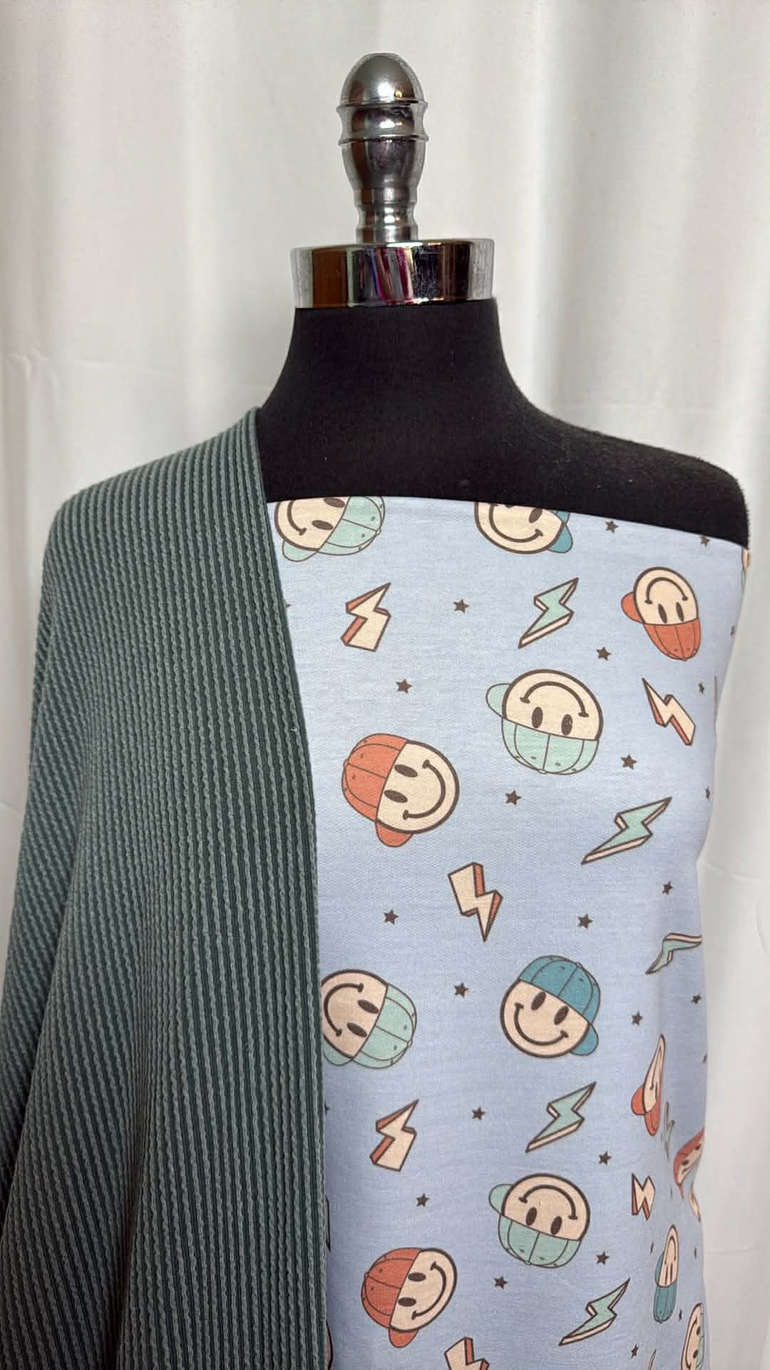 SMILIES in HATS BUNDLE : 1.5YD Smiley Faces in Hats PRS FT & 2YD Urban Rib : A29401