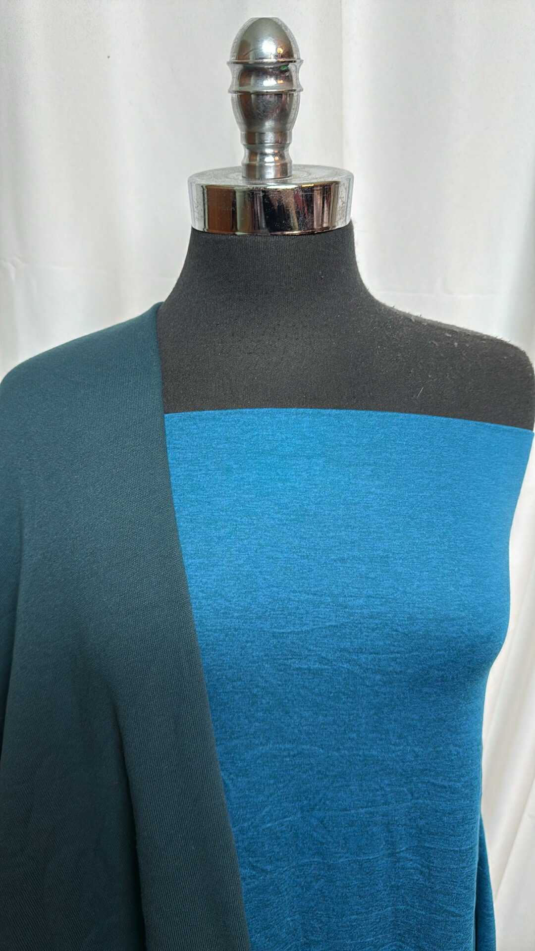 TEAL/CARIBBEAN BLUE BUNDLE : 2YD Caribbean Blue Featherweight PF & 1.5YD Teal Sweatshirt Fleece (72" Wide) : A28298