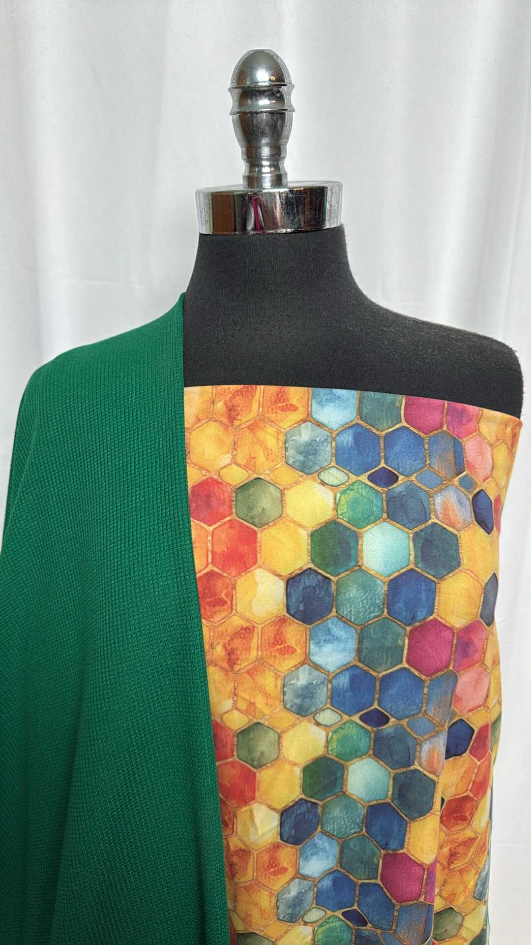 GREEN/HONEYCOMB BUNDLE : 2YD Muted Honeycomb PF & 2.5YD Green Flat-Back Thermal : A29183
