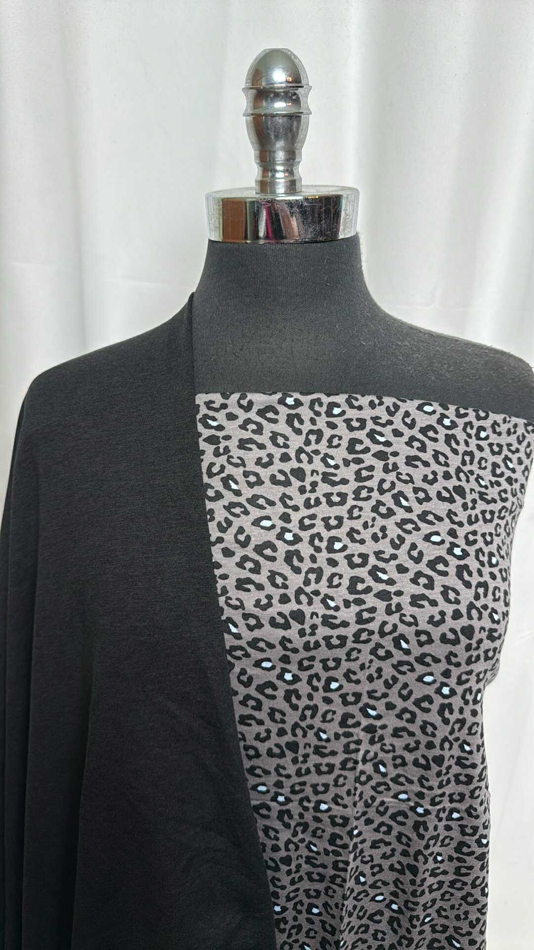 BLACK/GREY LEOPARD BUNDLE : 1YD Black 2-Tone Peached PF & 1YD Grey Leopard 2-Way Light-Weight C/S : A29153
