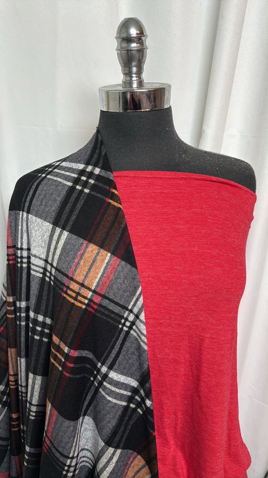 RED/DIAGONAL PLAID BUNDLE : 2YD Red C/P Jersey & 3YD Diagonal Plaid Brushed Hacci SK : A30646
