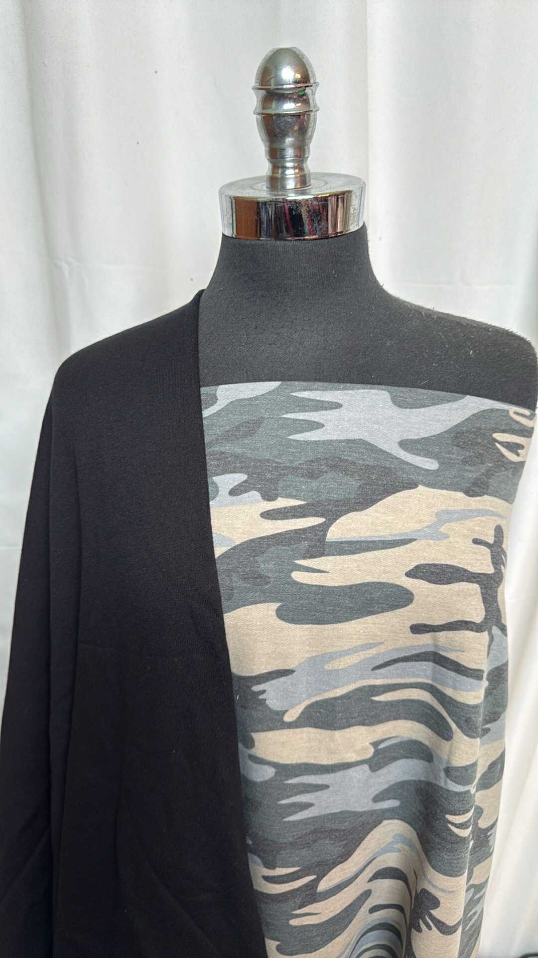 BLACK/CAMO BUNDLE : 2YD Camo Brushed PRS FT & 1+YD Black Sweatshirt Fleece (72" Wide) : A28316