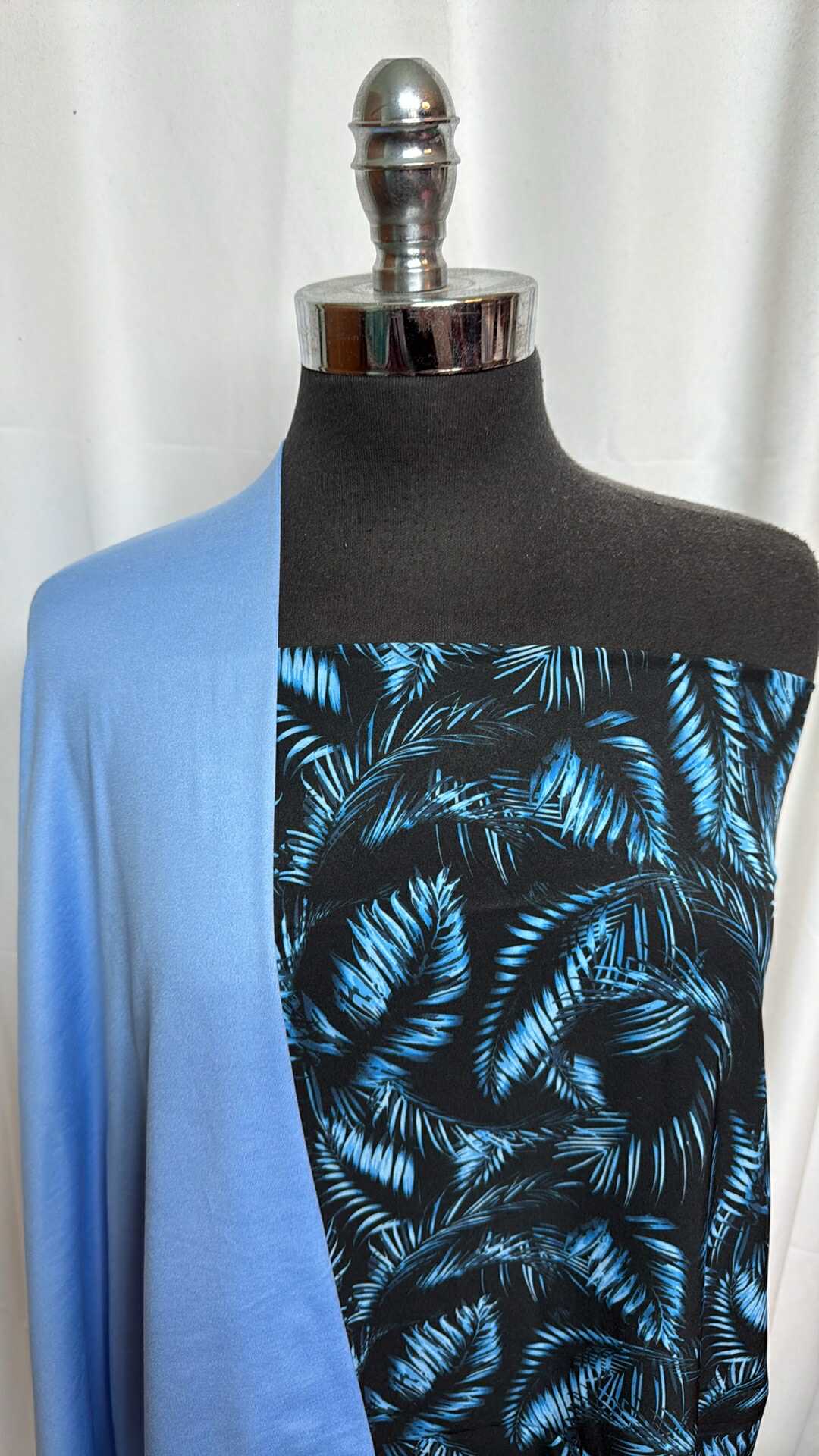 BLUE LEAVES BUNDLE : 1YD Blue Leaves Stretch Boardshort & 1YD Blue Featherweight PF : A28202