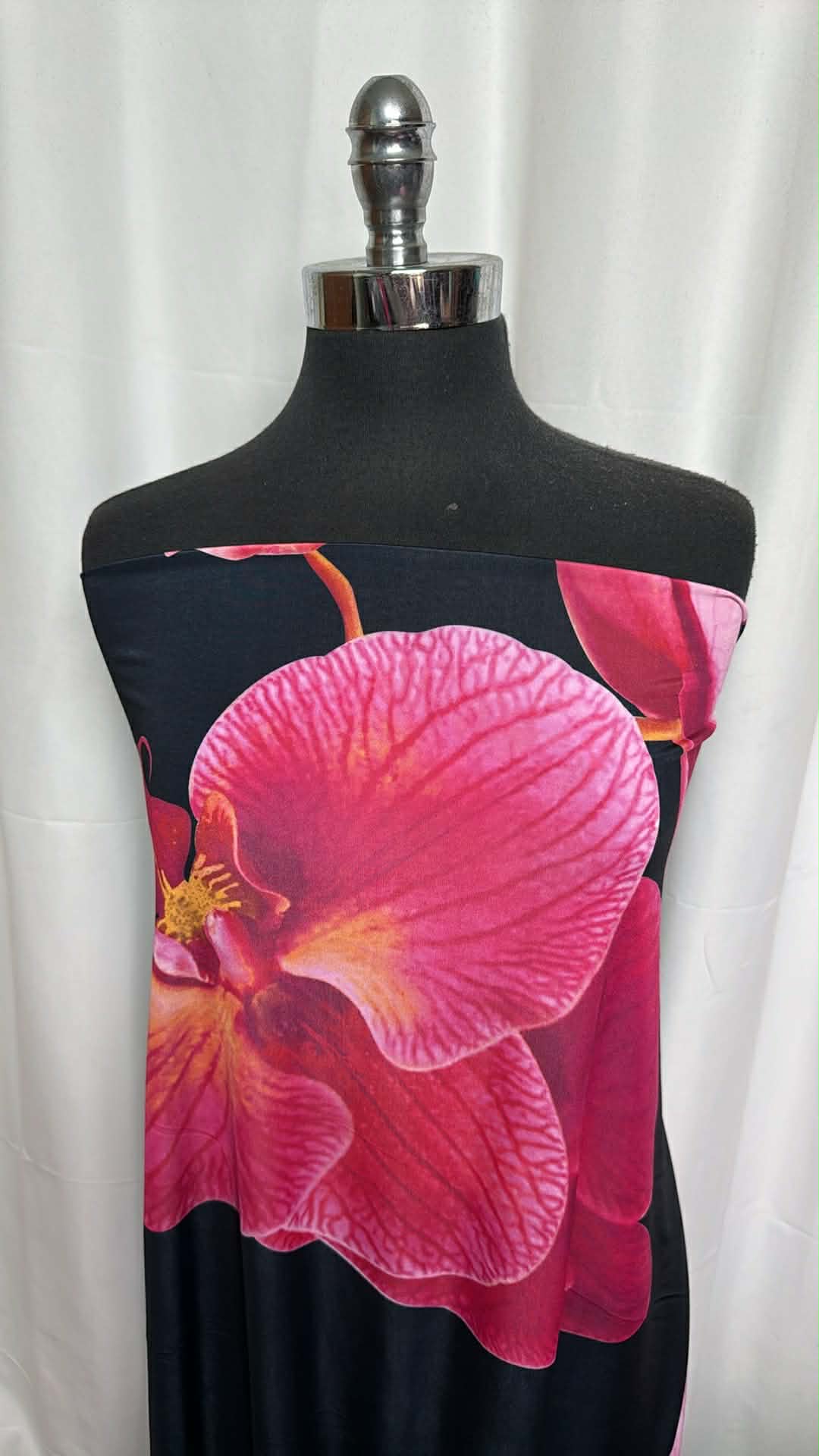 Big Black Orchid - Venezia - 2 Yard Cut