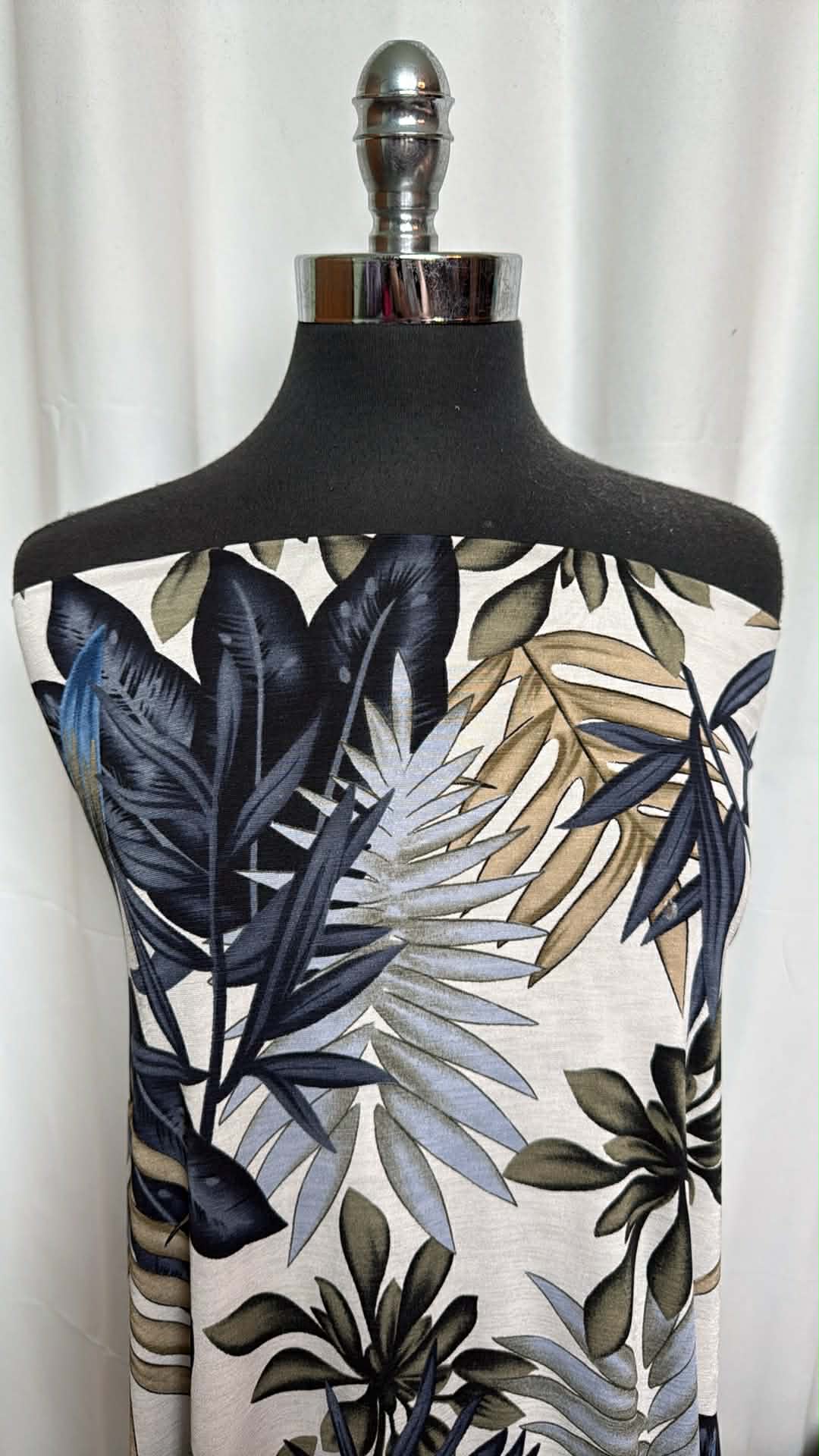 Large Fronds - Bulgari - 3 Yard Cut
