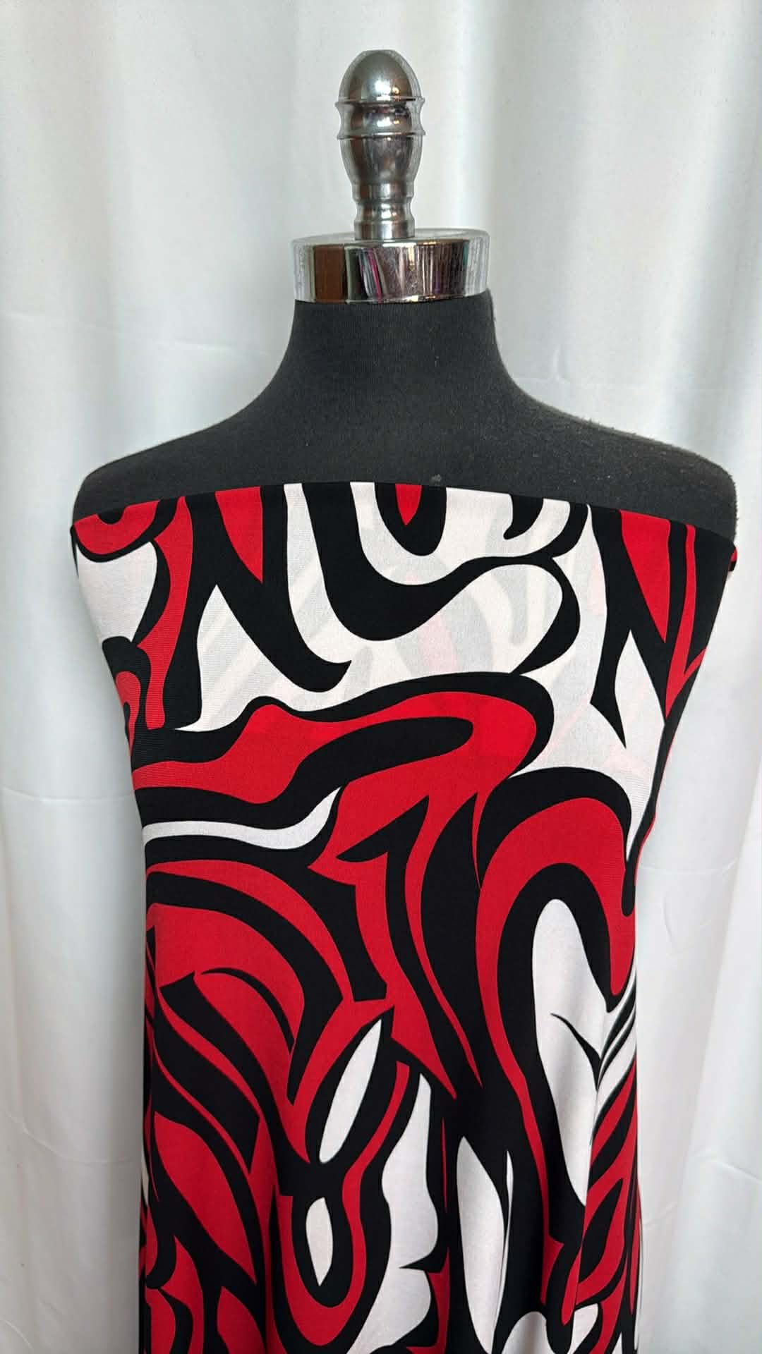 Red/Black/White - Venezia - 3 Yard Cut