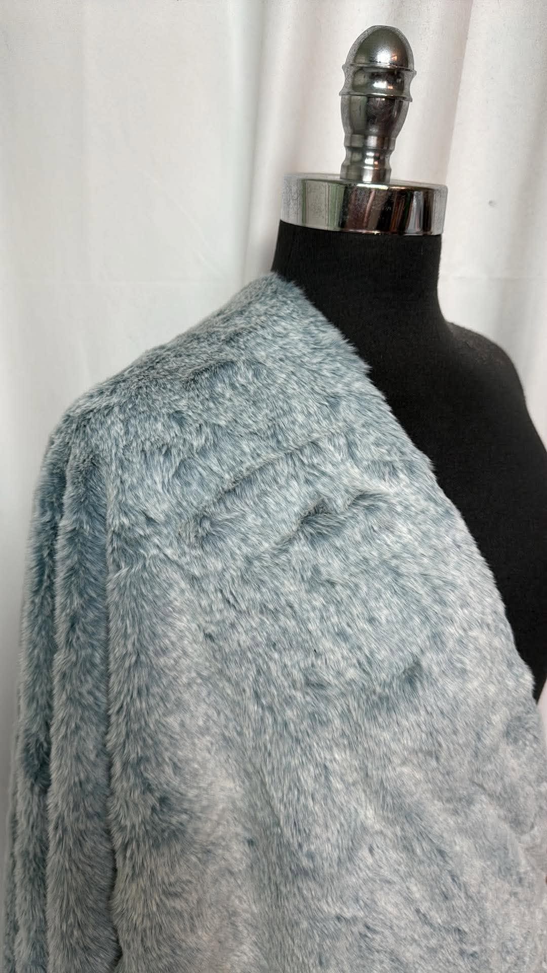 Frosted Blue - Fur (Very Soft!) - 2 Yard Cut