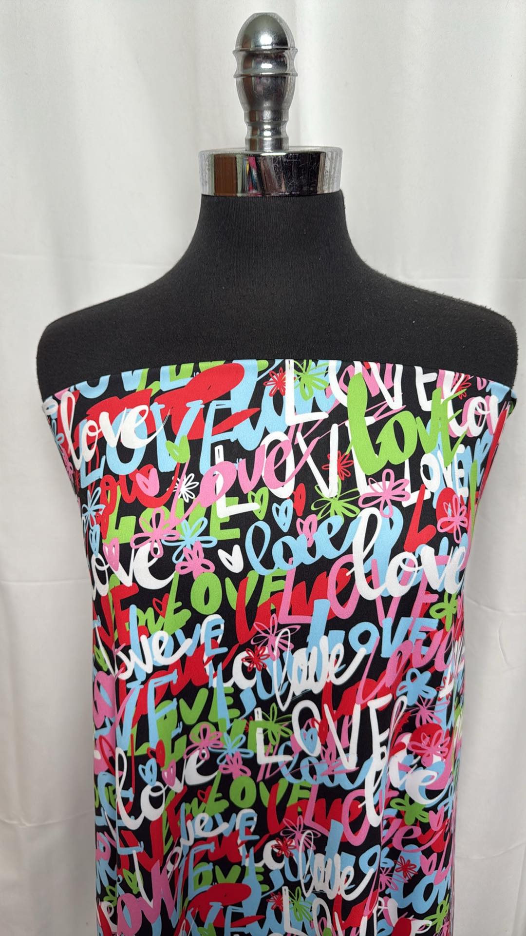 Love Graffiti - Yoga Performance - 2 Yard Cut
