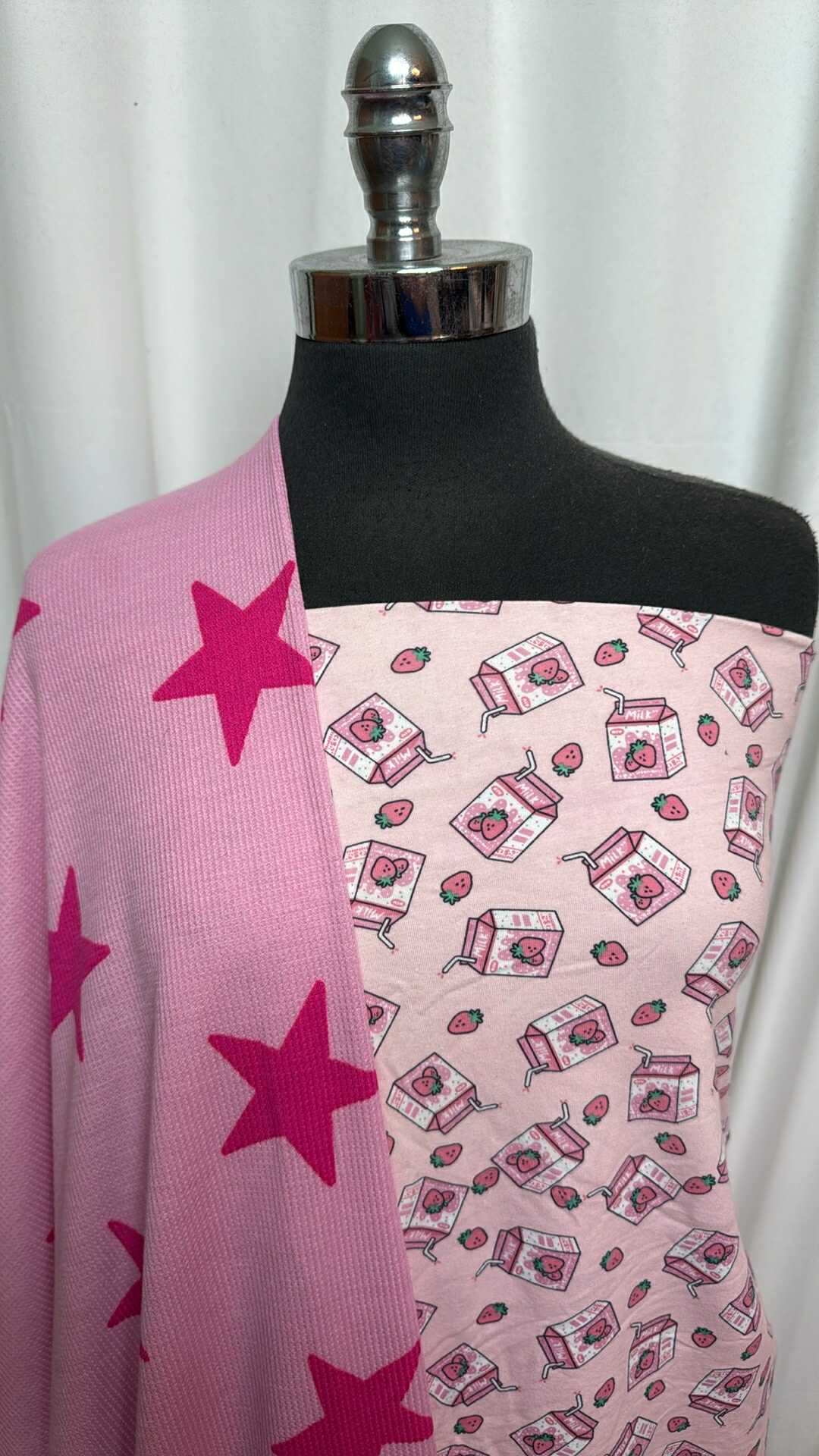 STAR/STRAWBERRY MILK BUNDLE : 2YD Strawberry Milk C/S & 2YD Pink Star Thermal : A28141