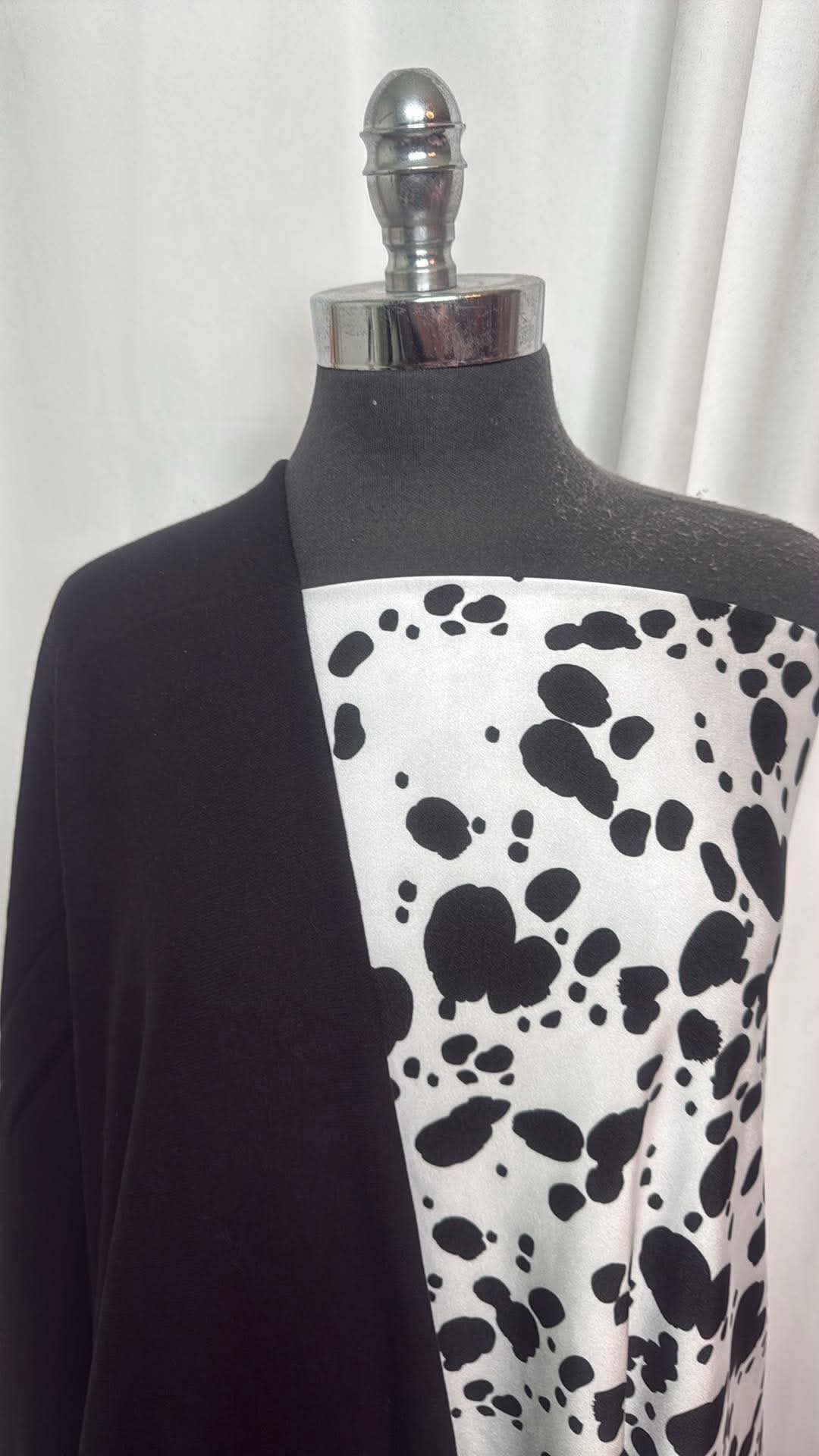 BLACK/COW BUNDLE : 2YD Black Brushed Sweatshirt Fleece (72" Wide) & 1.5YD Cow Yoga PF : A30922