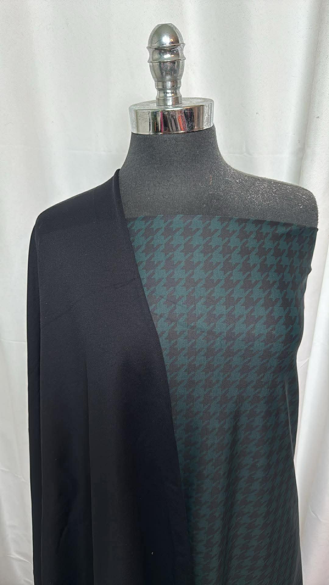 BLACK/HUNTER HOUNDSTOOTH BUNDLE : 1YD + 30" Houndstooth Yoga PF & 1YD Black DriFit : A30453