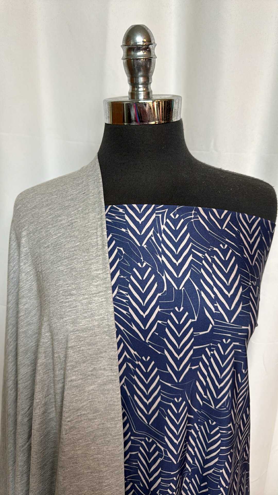 HEATHER GREY/NAVY LEAVES BUNDLE : 2YD Heather Grey Bamboo/Cotton & 1YD Navy Leaves Yoga PF : A29337