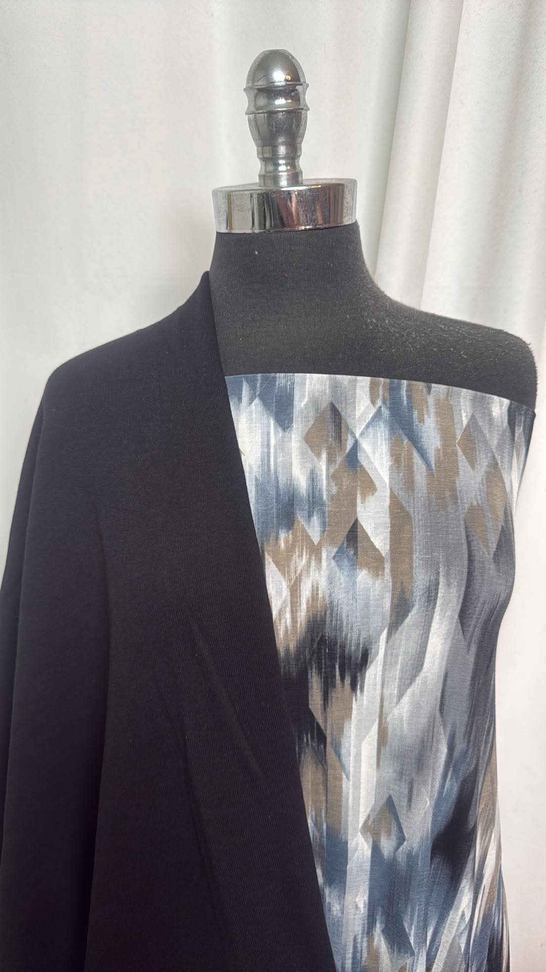 BLACK/GEO BUNDLE : 1+YD Black Brushed Sweatshirt Fleece (72" Wide) & 2YD Geo Bulgari : A30871