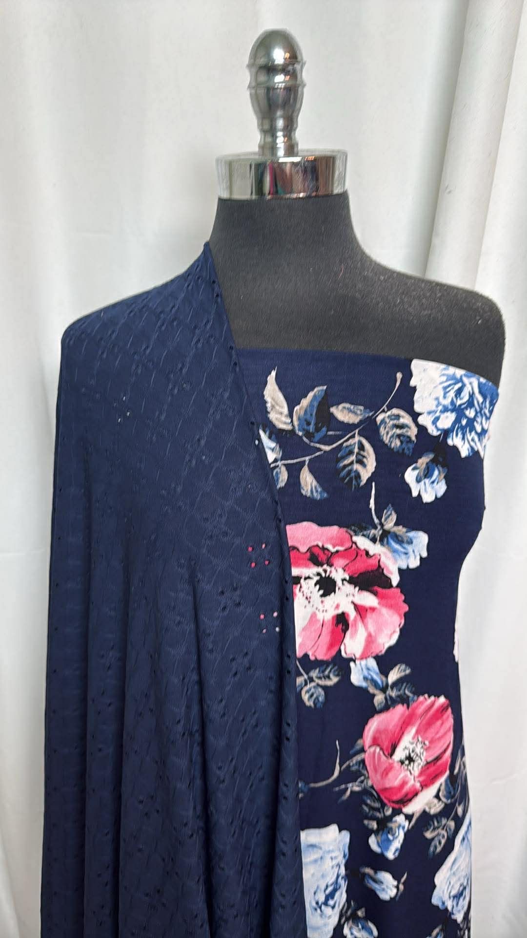 NAVY FLORAL/EYELET BUNDLE : 2.5YD Navy Floral Bulgari & 2YD Navy Knit Eyelet : A30425